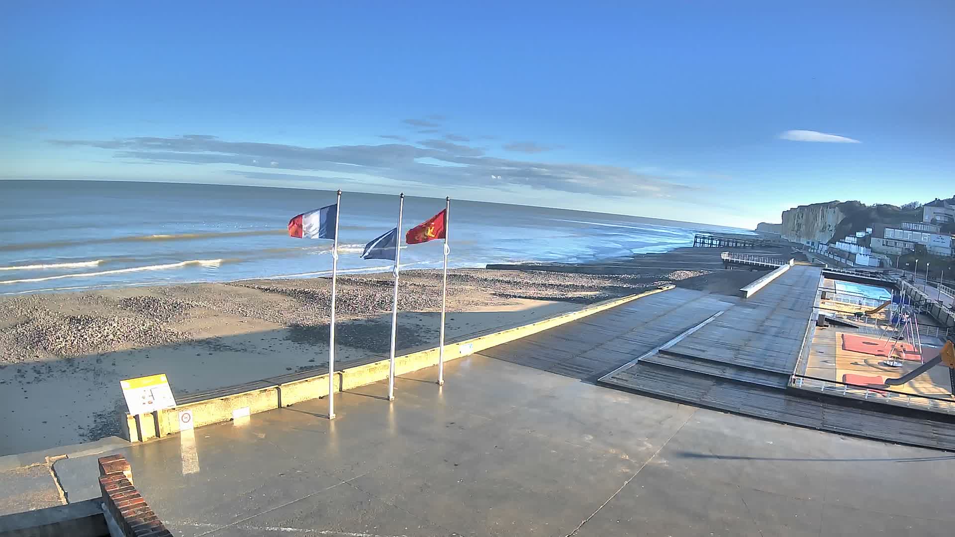 Plage de Veules-les-Roses Beach Live Cam - Dieppe, Seine-Maritime, Normandie, France