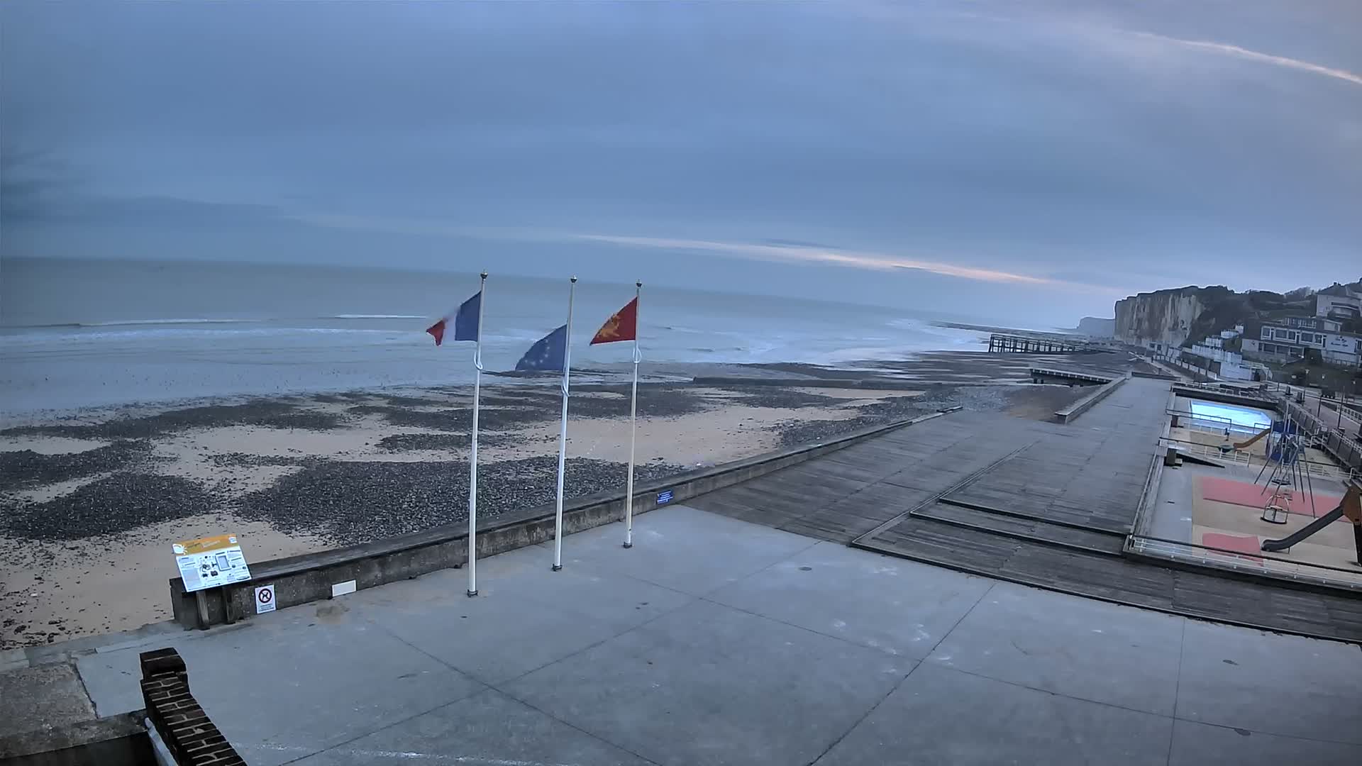 Plage de Veules-les-Roses Beach Live Cam - Dieppe, Seine-Maritime, Normandie, France