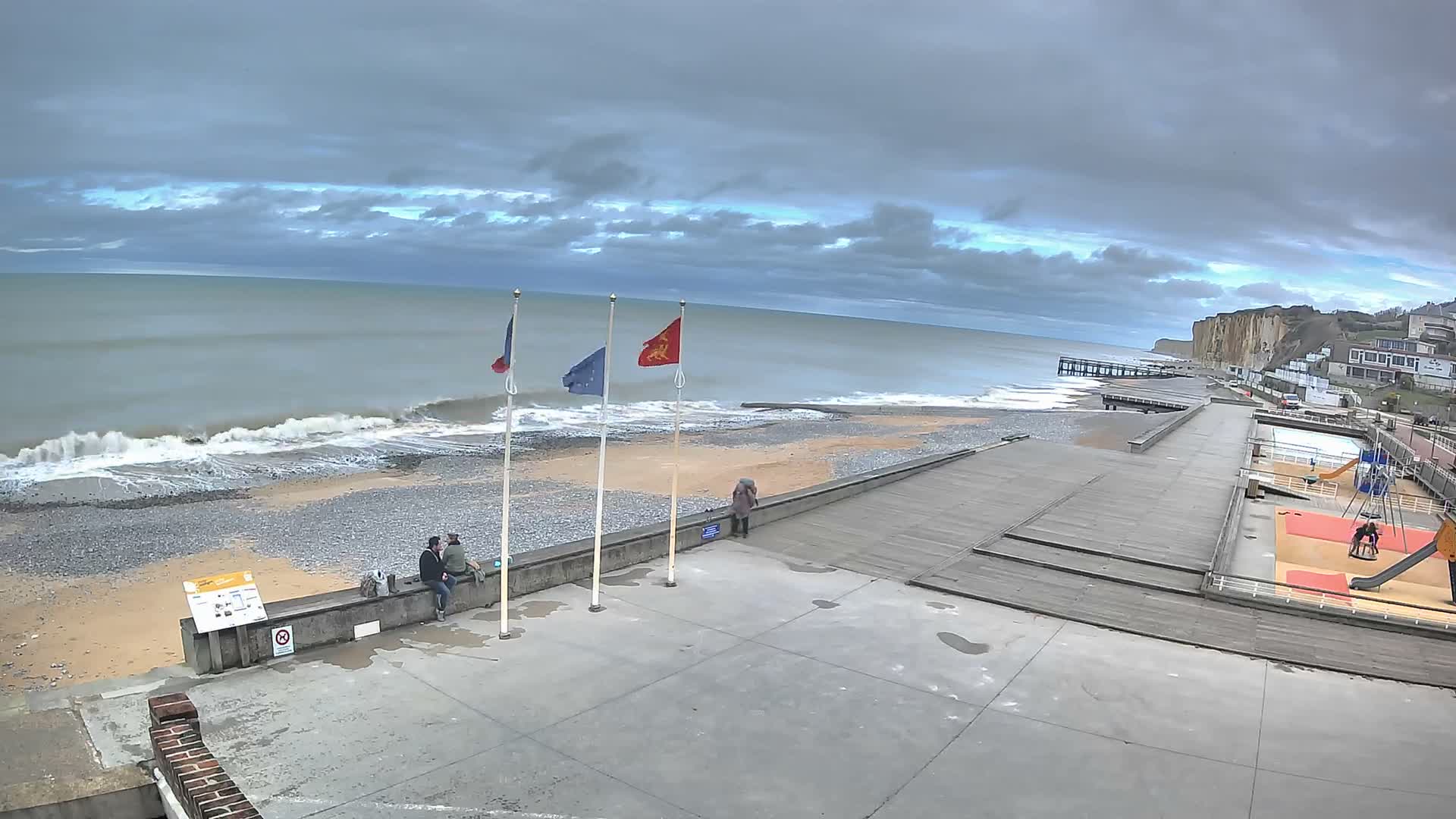 Plage de Veules-les-Roses Beach Live Cam - Dieppe, Seine-Maritime, Normandie, France