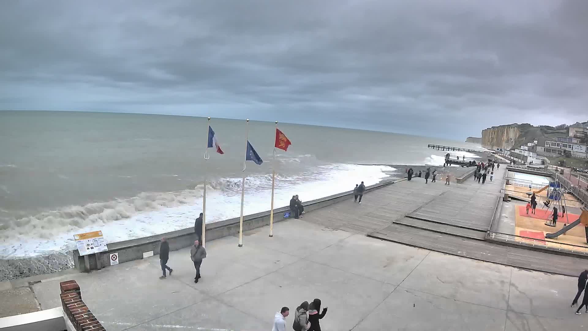 Plage de Veules-les-Roses Beach Live Cam - Dieppe, Seine-Maritime, Normandie, France