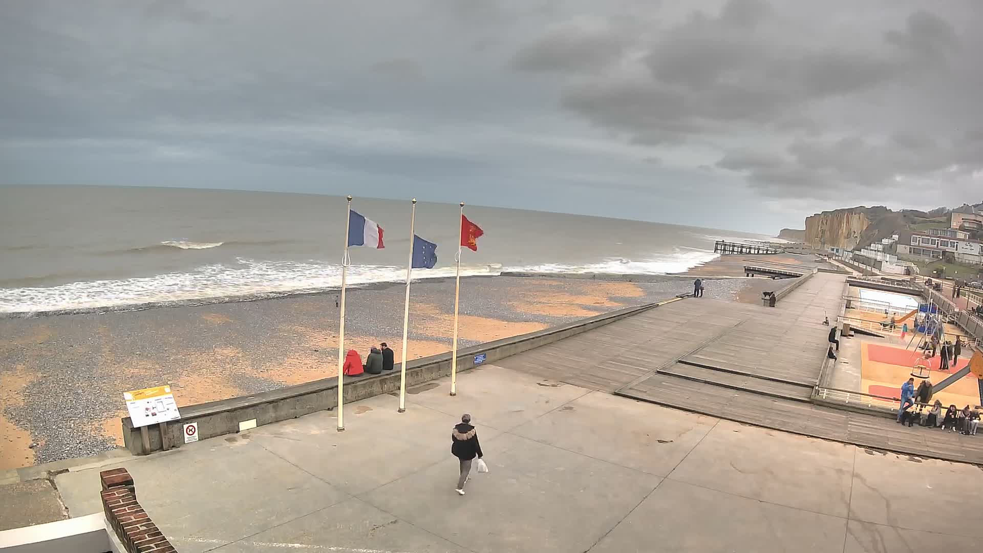 Plage de Veules-les-Roses Beach Live Cam - Dieppe, Seine-Maritime, Normandie, France