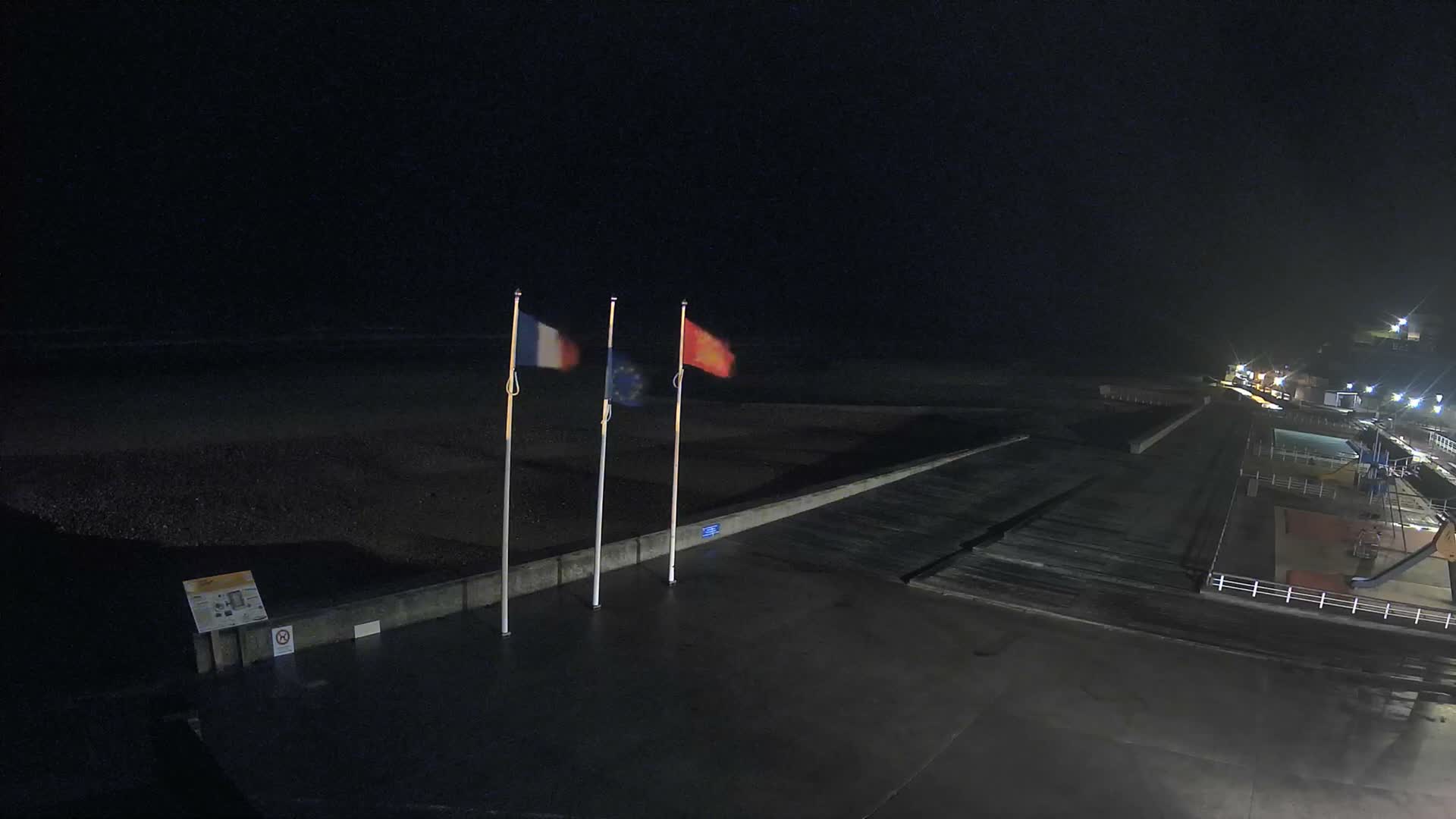 Plage de Veules-les-Roses Beach Live Cam - Dieppe, Seine-Maritime, Normandie, France