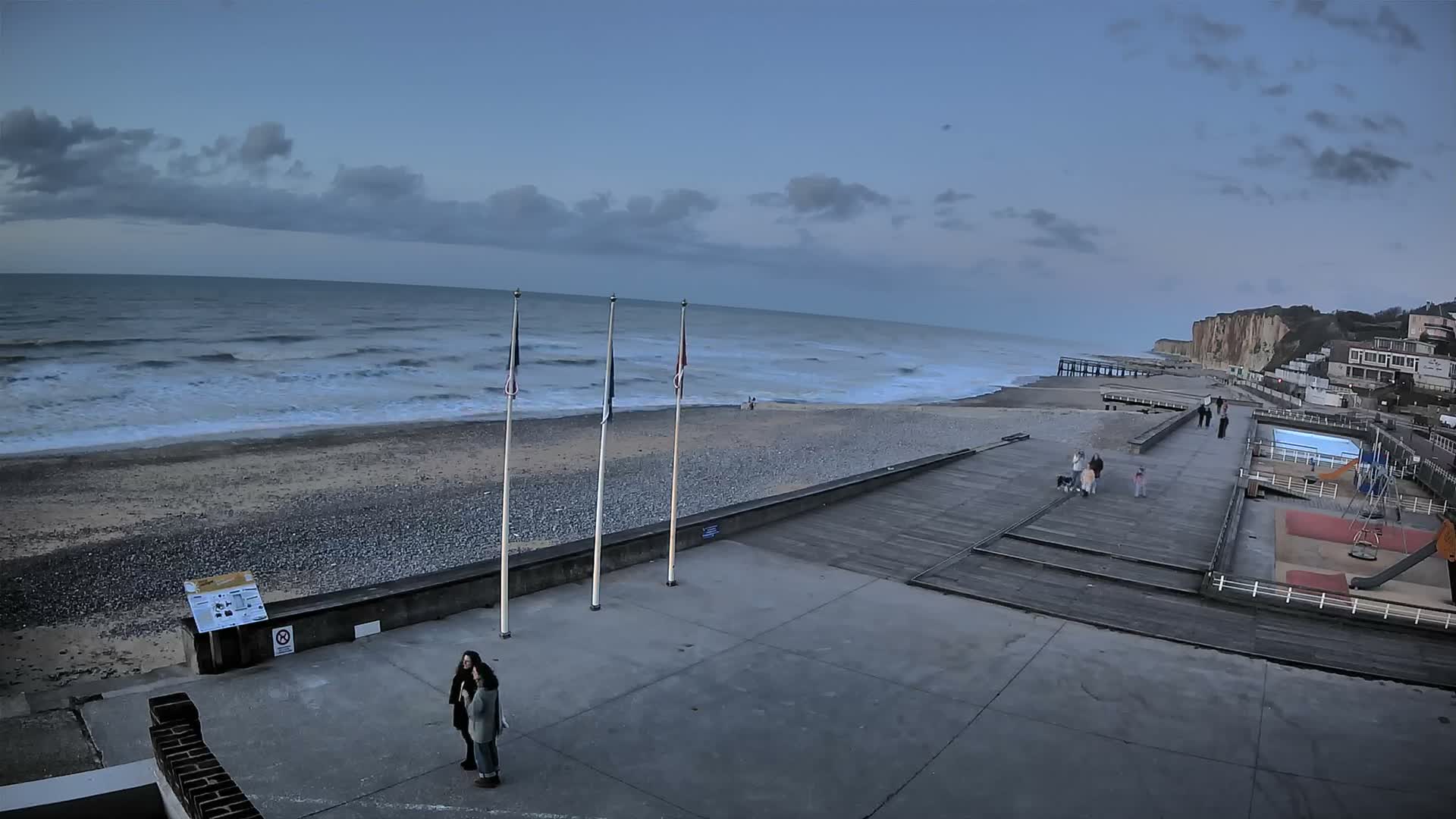 Plage de Veules-les-Roses Beach Live Cam - Dieppe, Seine-Maritime, Normandie, France