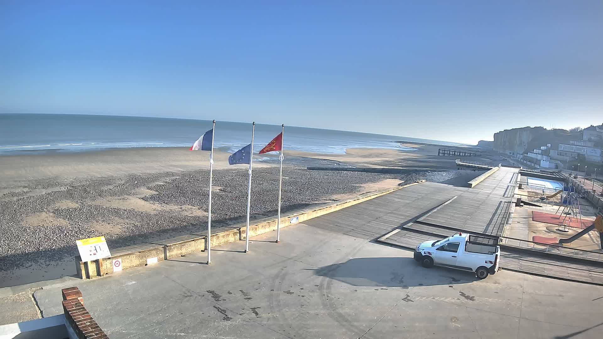 Plage de Veules-les-Roses Beach Live Cam - Dieppe, Seine-Maritime, Normandie, France
