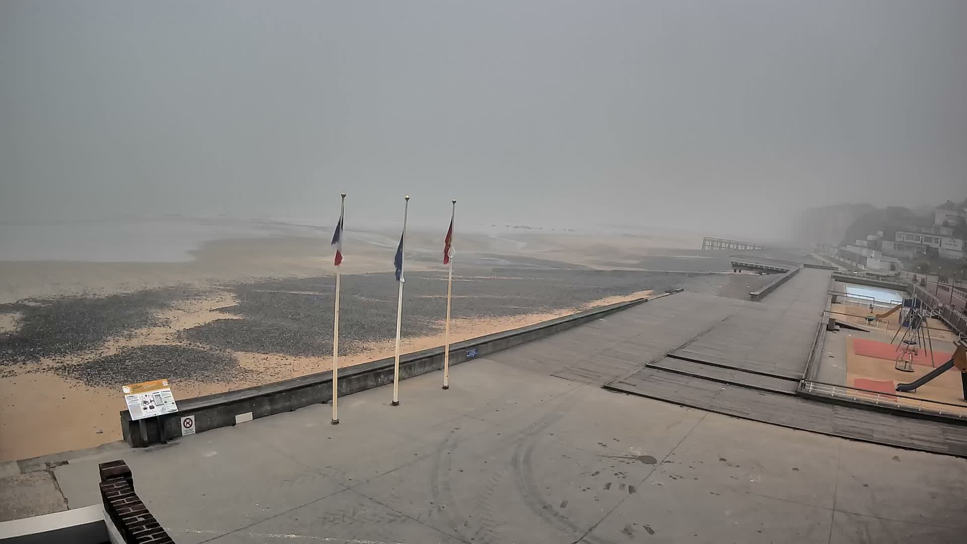 Plage de Veules-les-Roses Beach Live Cam - Dieppe, Seine-Maritime, Normandie, France