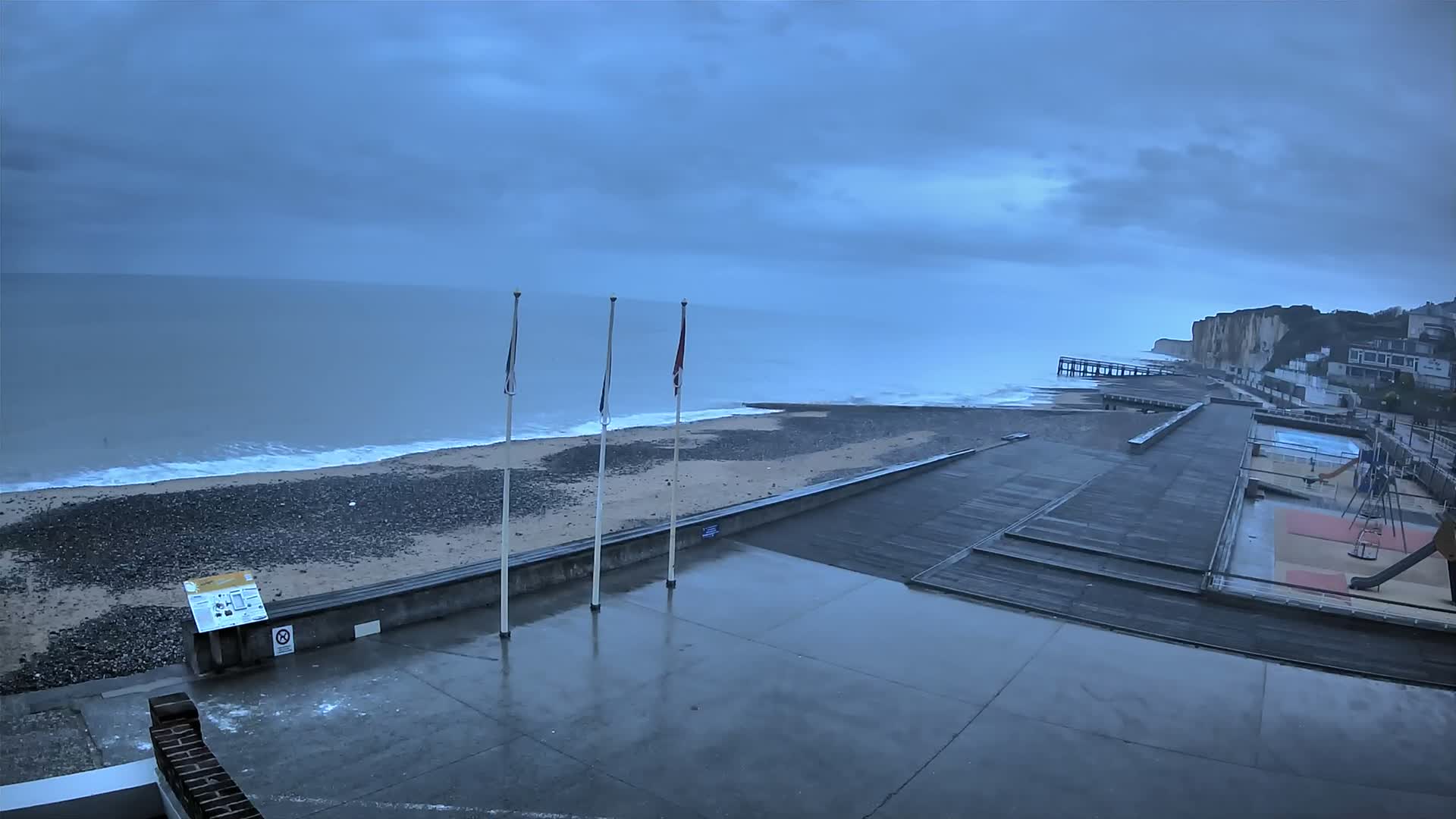 Plage de Veules-les-Roses Beach Live Cam - Dieppe, Seine-Maritime, Normandie, France