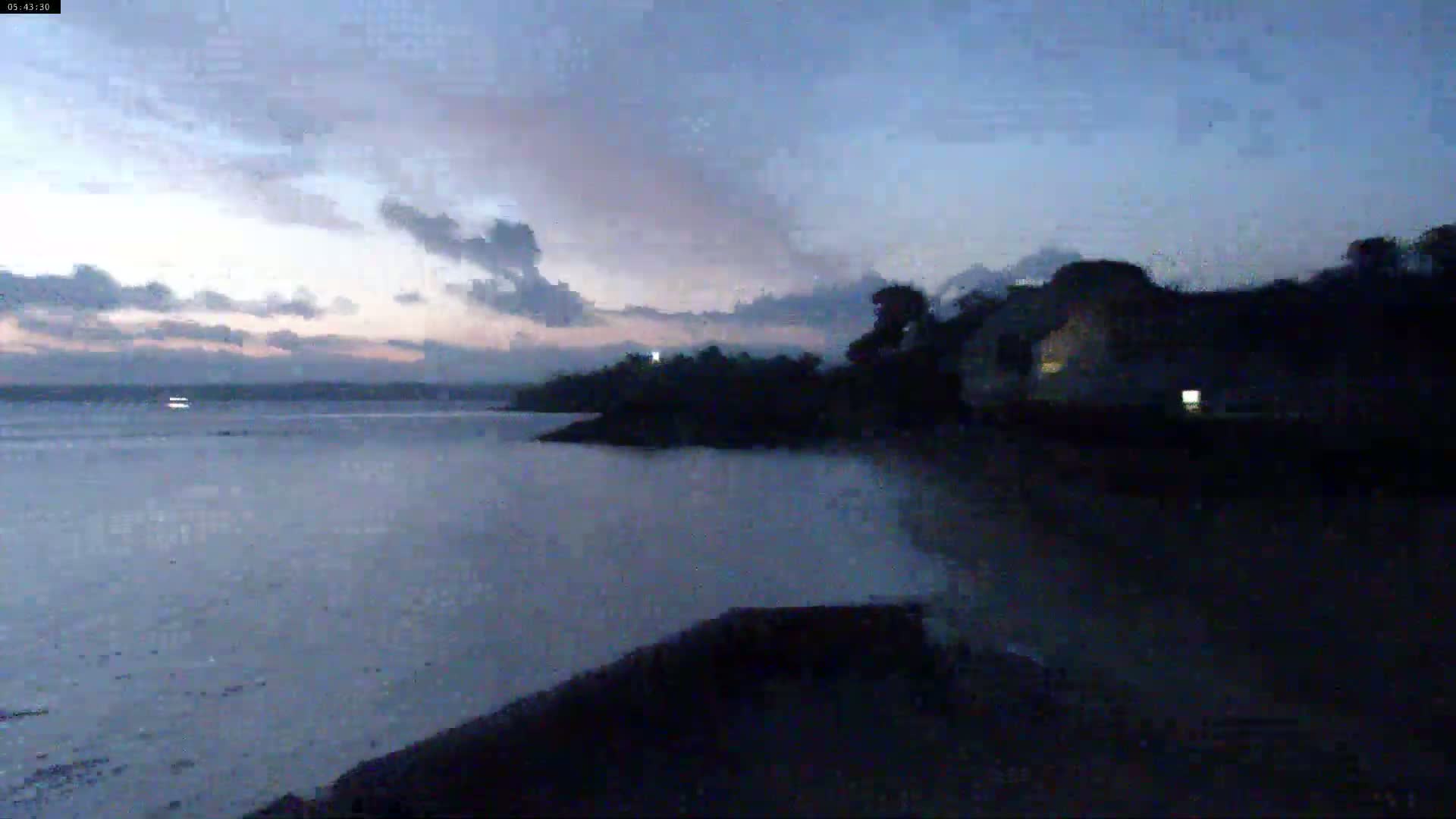 Douarnenez, Les Sables Blancs Beach Live Cam - Quimper, Finistère, Bretagne, France