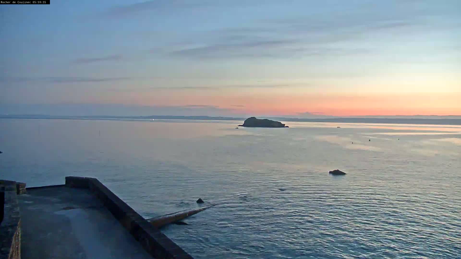 Douarnenez, Les Sables Blancs Beach Live Cam - Quimper, Finistère, Bretagne, France