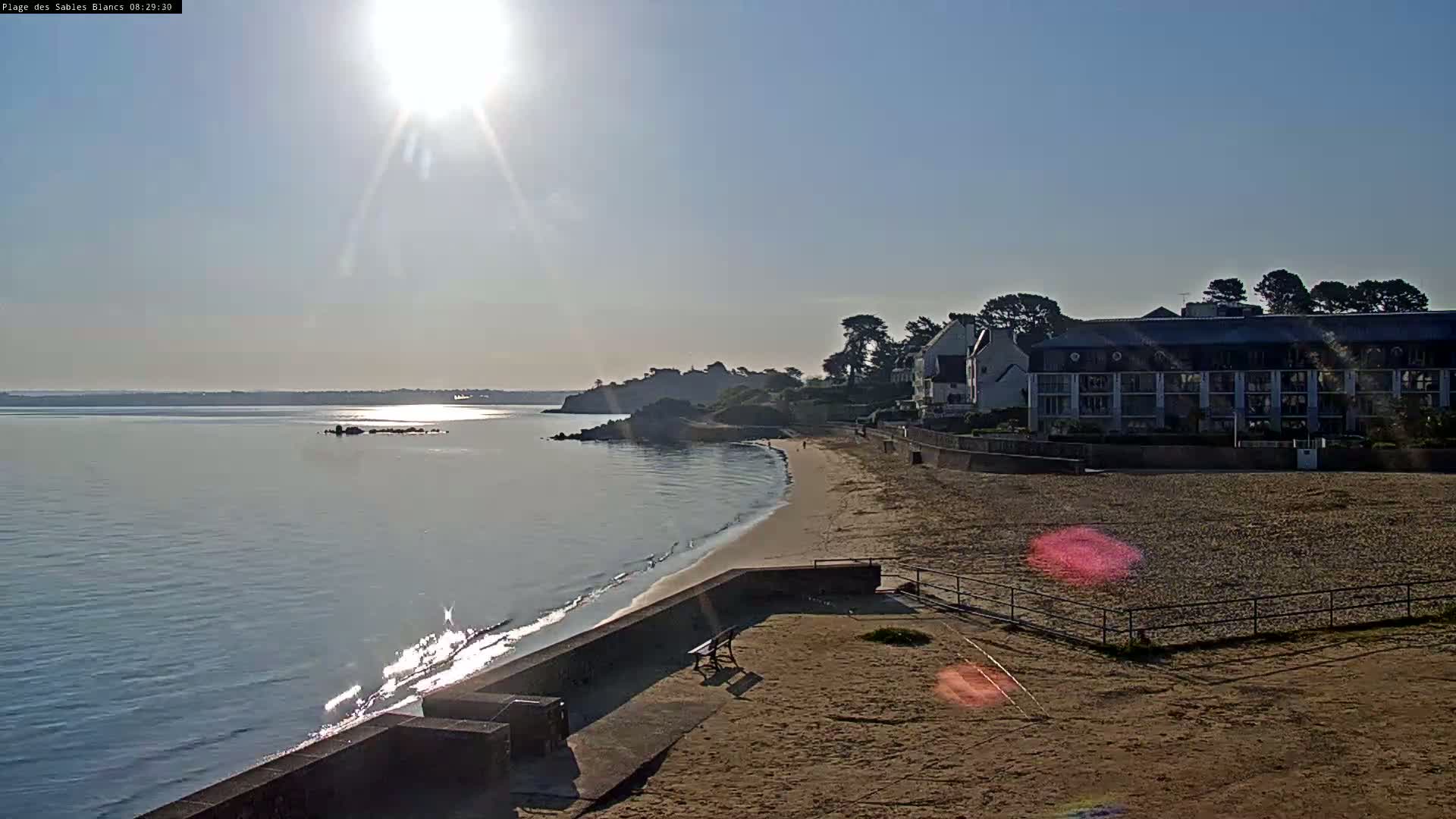 Douarnenez, Les Sables Blancs Beach Live Cam - Quimper, Finistère, Bretagne, France