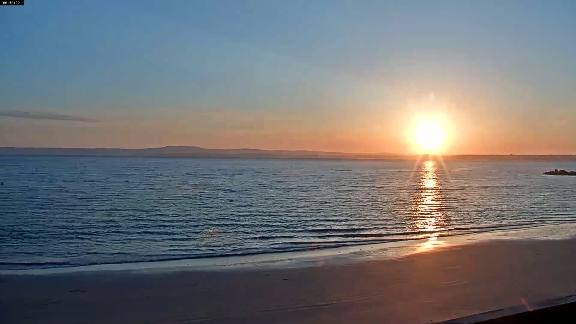 Douarnenez, Les Sables Blancs Beach Live Cam - Quimper, Finistère, Bretagne, France