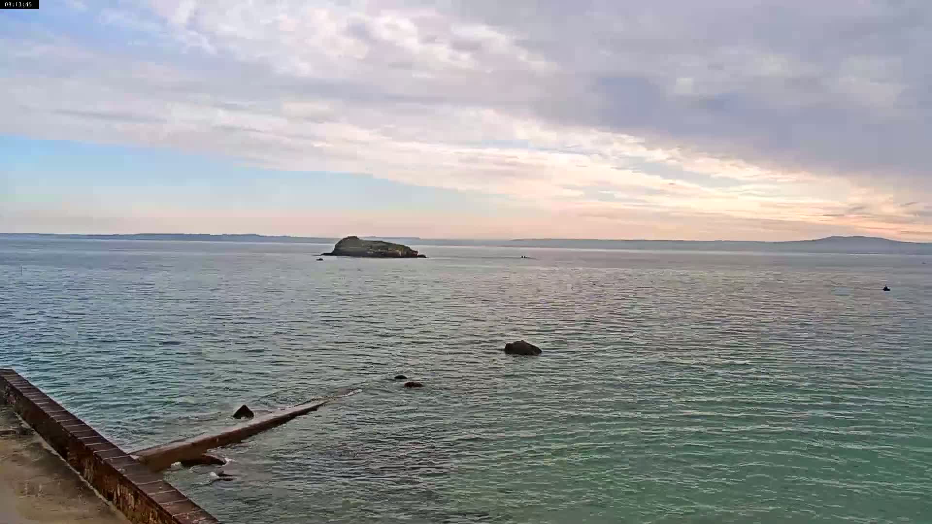 Douarnenez, Les Sables Blancs Beach Live Cam - Quimper, Finistère, Bretagne, France