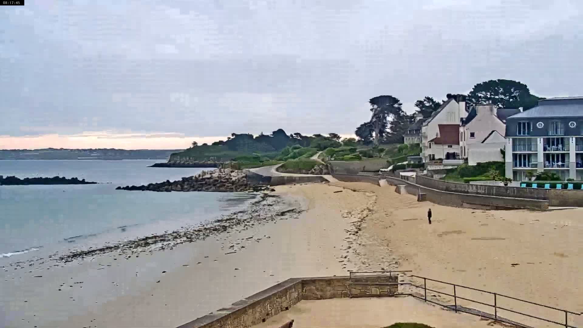 Douarnenez, Les Sables Blancs Beach Live Cam - Quimper, Finistère, Bretagne, France