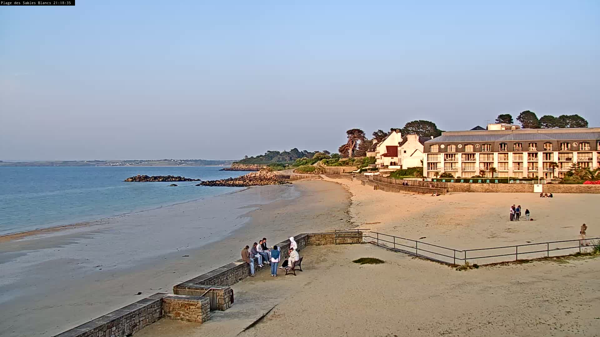 Douarnenez, Les Sables Blancs Beach Live Cam - Quimper, Finistère, Bretagne, France