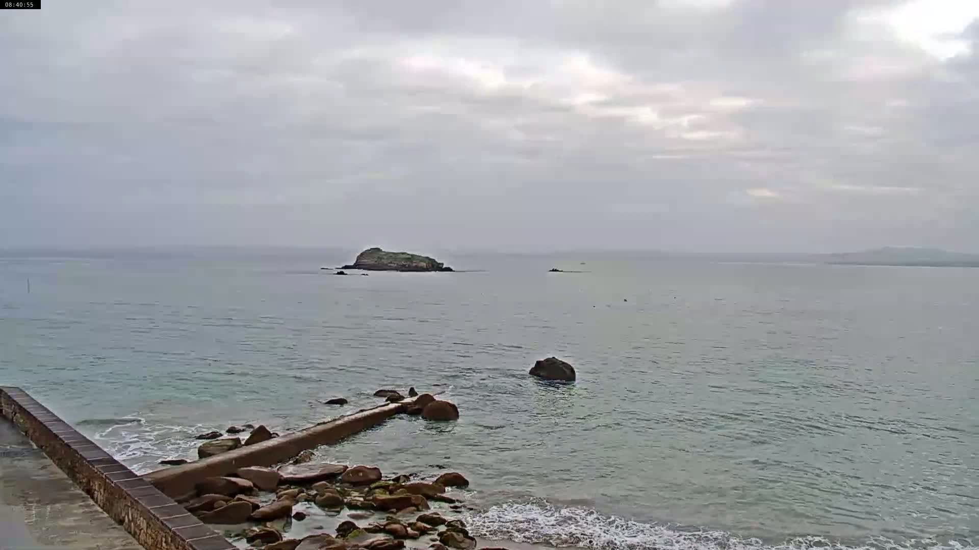 Douarnenez, Les Sables Blancs Beach Live Cam - Quimper, Finistère, Bretagne, France