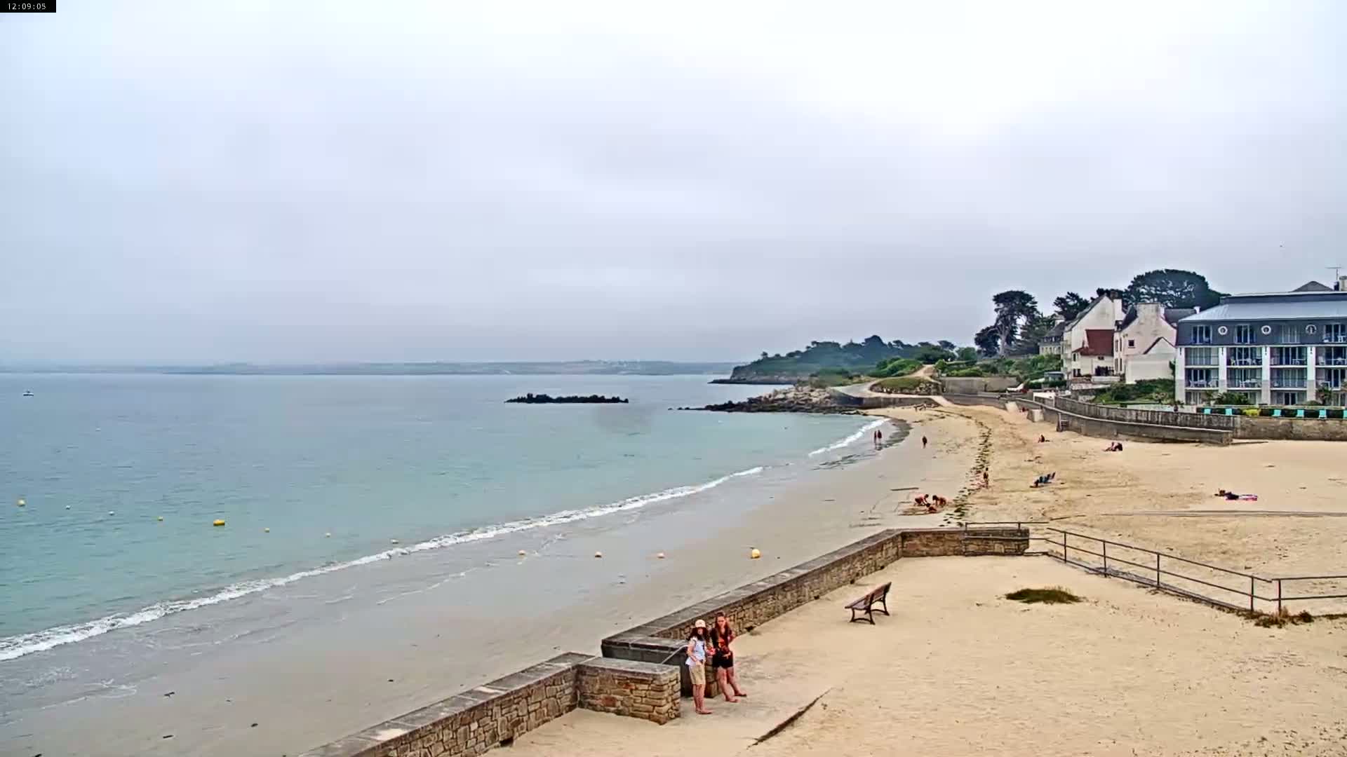 Douarnenez, Les Sables Blancs Beach Live Cam - Quimper, Finistère, Bretagne, France