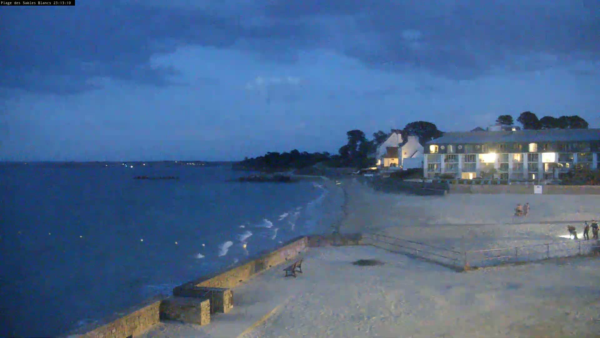 Douarnenez, Les Sables Blancs Beach Live Cam - Quimper, Finistère, Bretagne, France