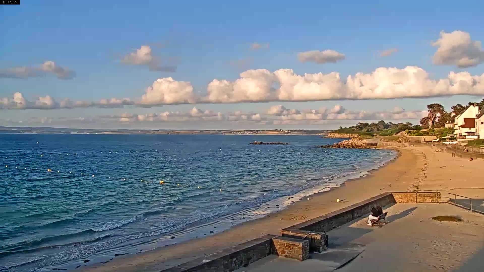 Douarnenez, Les Sables Blancs Beach Live Cam - Quimper, Finistère, Bretagne, France