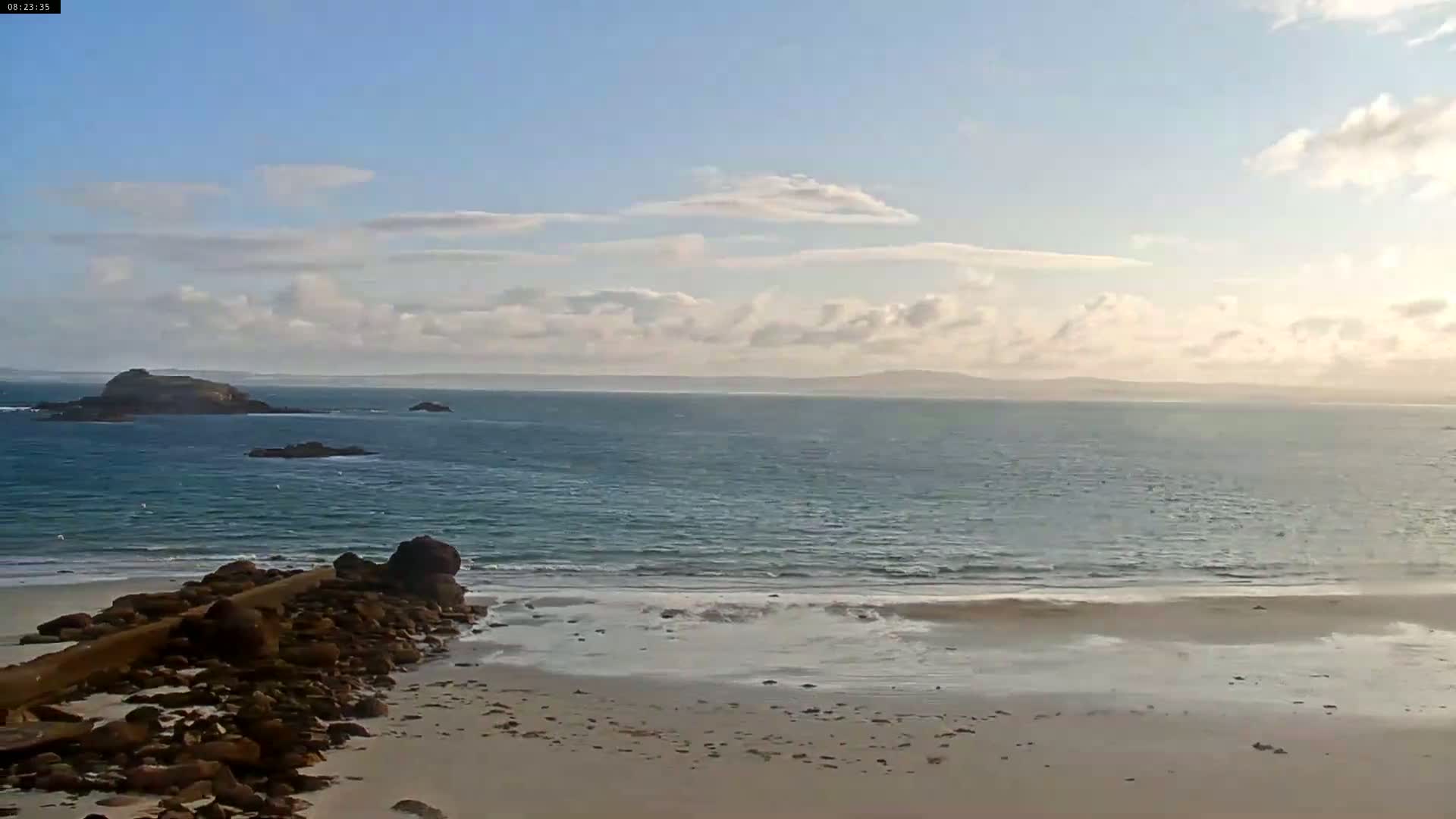Douarnenez, Les Sables Blancs Beach Live Cam - Quimper, Finistère, Bretagne, France