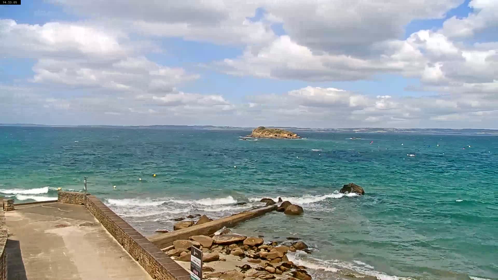 Douarnenez, Les Sables Blancs Beach Live Cam - Quimper, Finistère, Bretagne, France