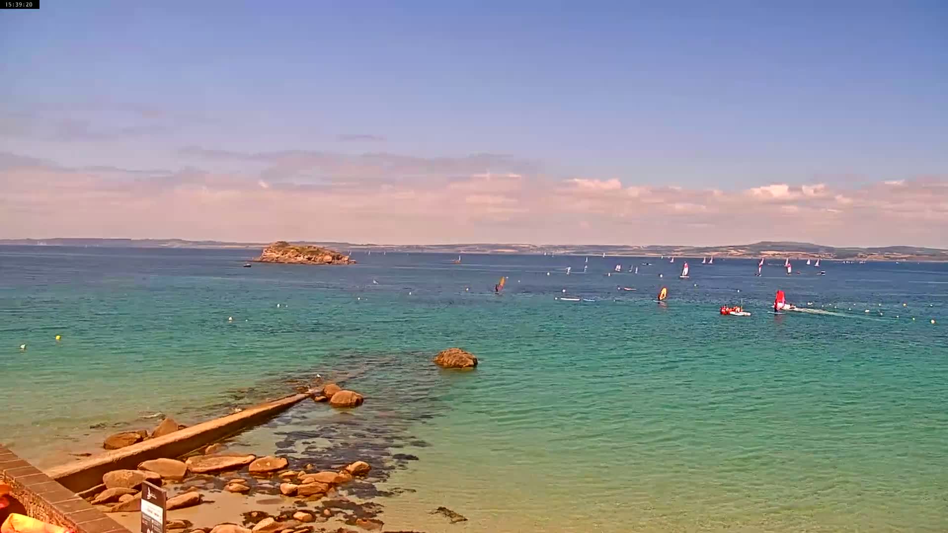 Douarnenez, Les Sables Blancs Beach Live Cam - Quimper, Finistère, Bretagne, France