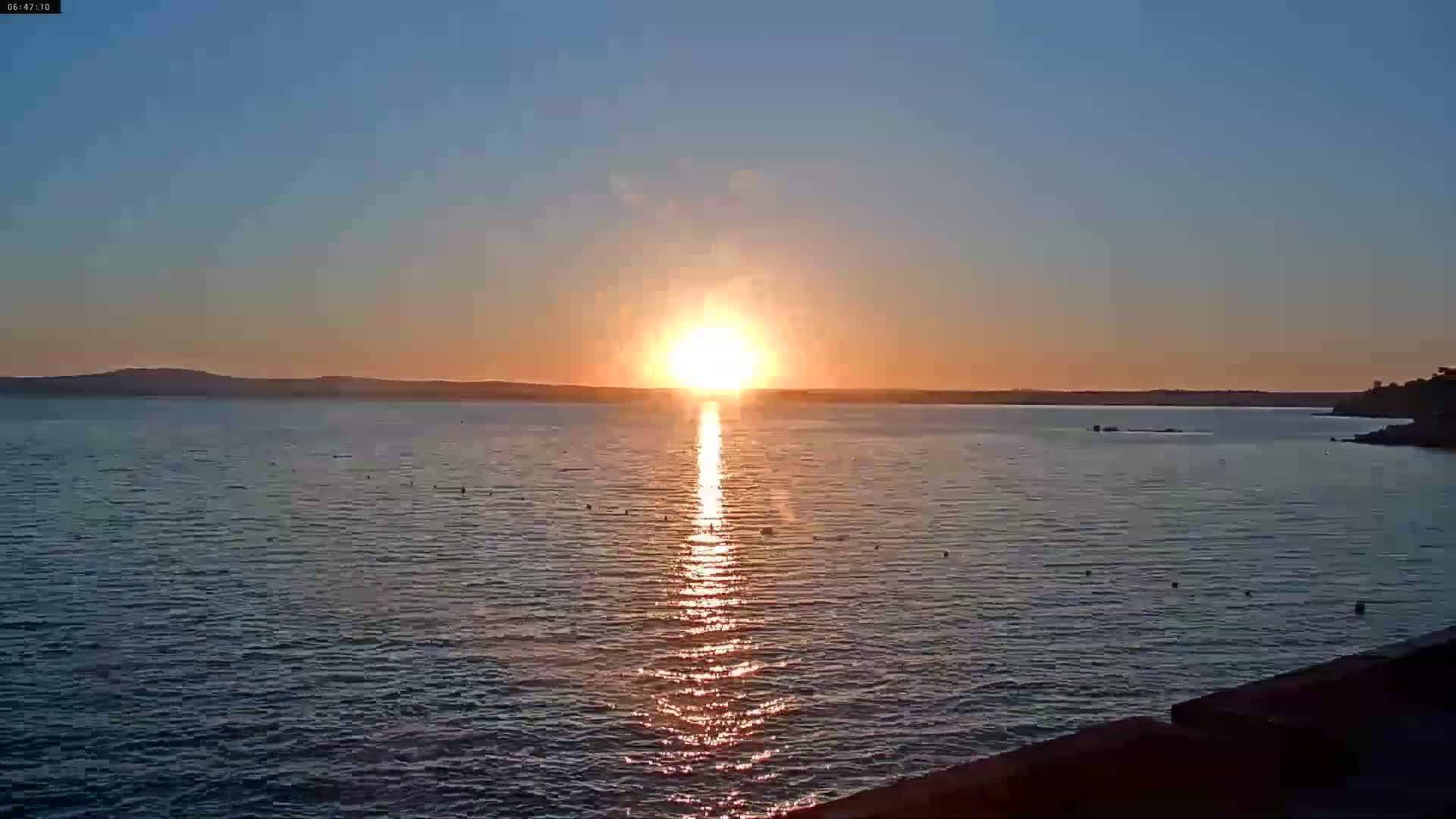 Douarnenez, Les Sables Blancs Beach Live Cam - Quimper, Finistère, Bretagne, France