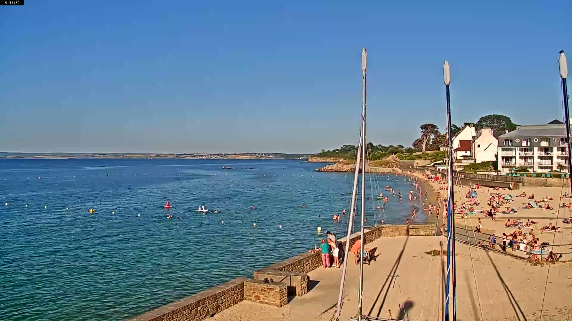 Douarnenez, Les Sables Blancs Beach Live Cam - Quimper, Finistère, Bretagne, France