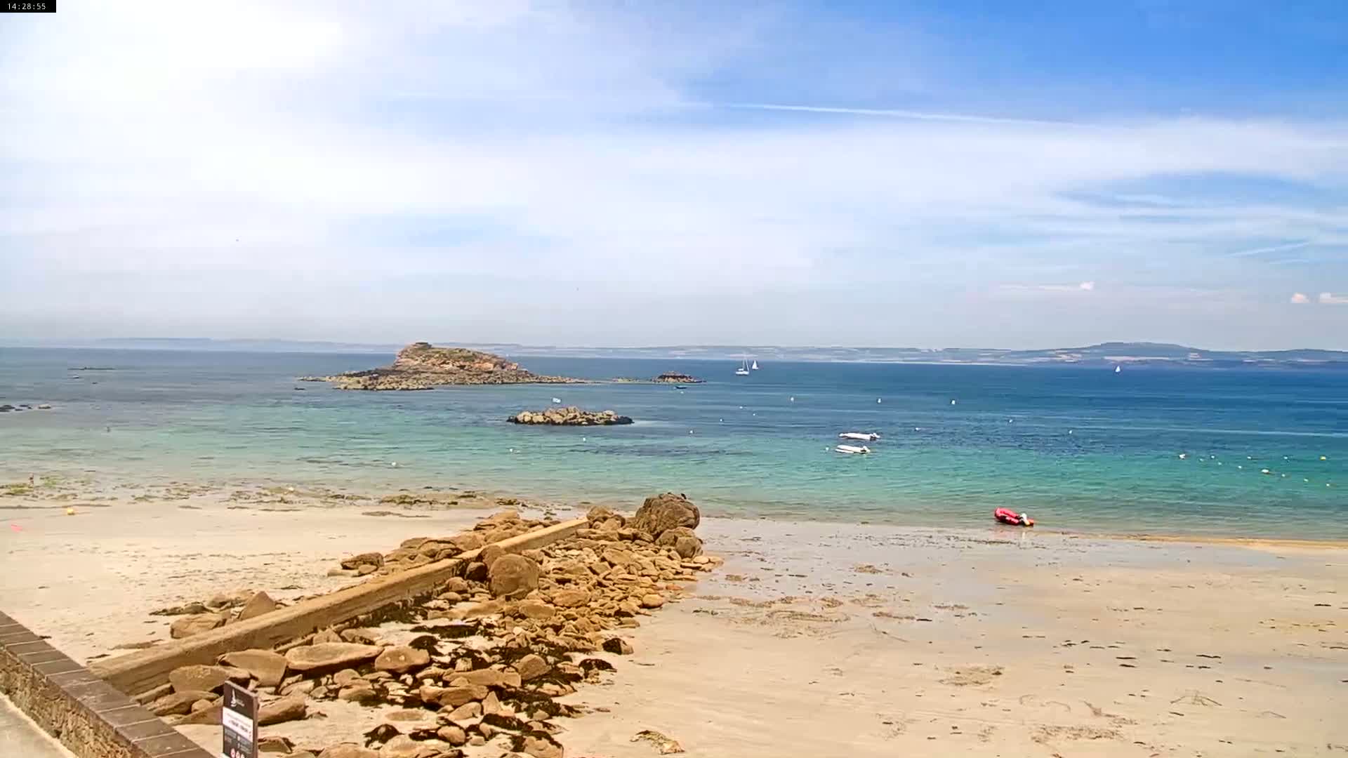 Douarnenez, Les Sables Blancs Beach Live Cam - Quimper, Finistère, Bretagne, France