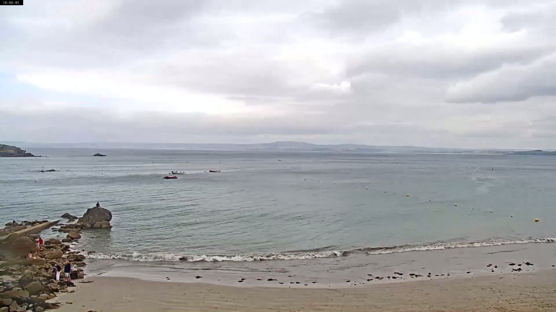 Douarnenez, Les Sables Blancs Beach Live Cam - Quimper, Finistère, Bretagne, France
