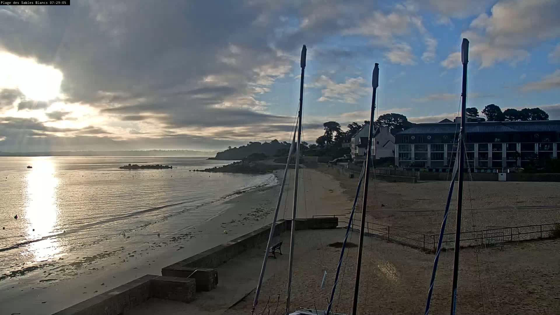 Douarnenez, Les Sables Blancs Beach Live Cam - Quimper, Finistère, Bretagne, France