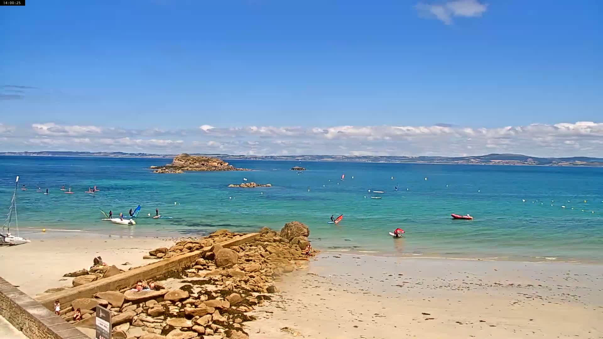 Douarnenez, Les Sables Blancs Beach Live Cam - Quimper, Finistère, Bretagne, France