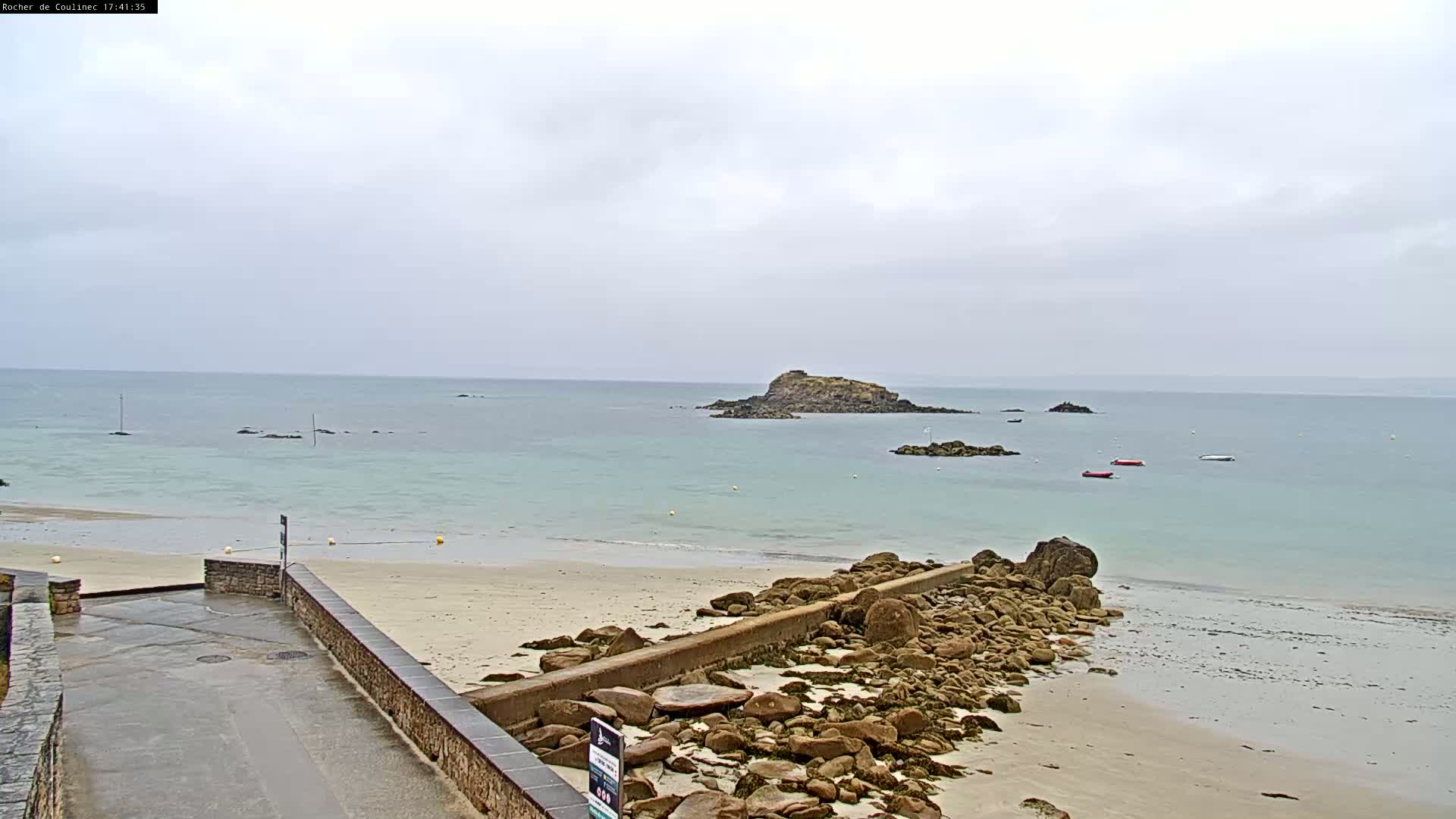 Douarnenez, Les Sables Blancs Beach Live Cam - Quimper, Finistère, Bretagne, France