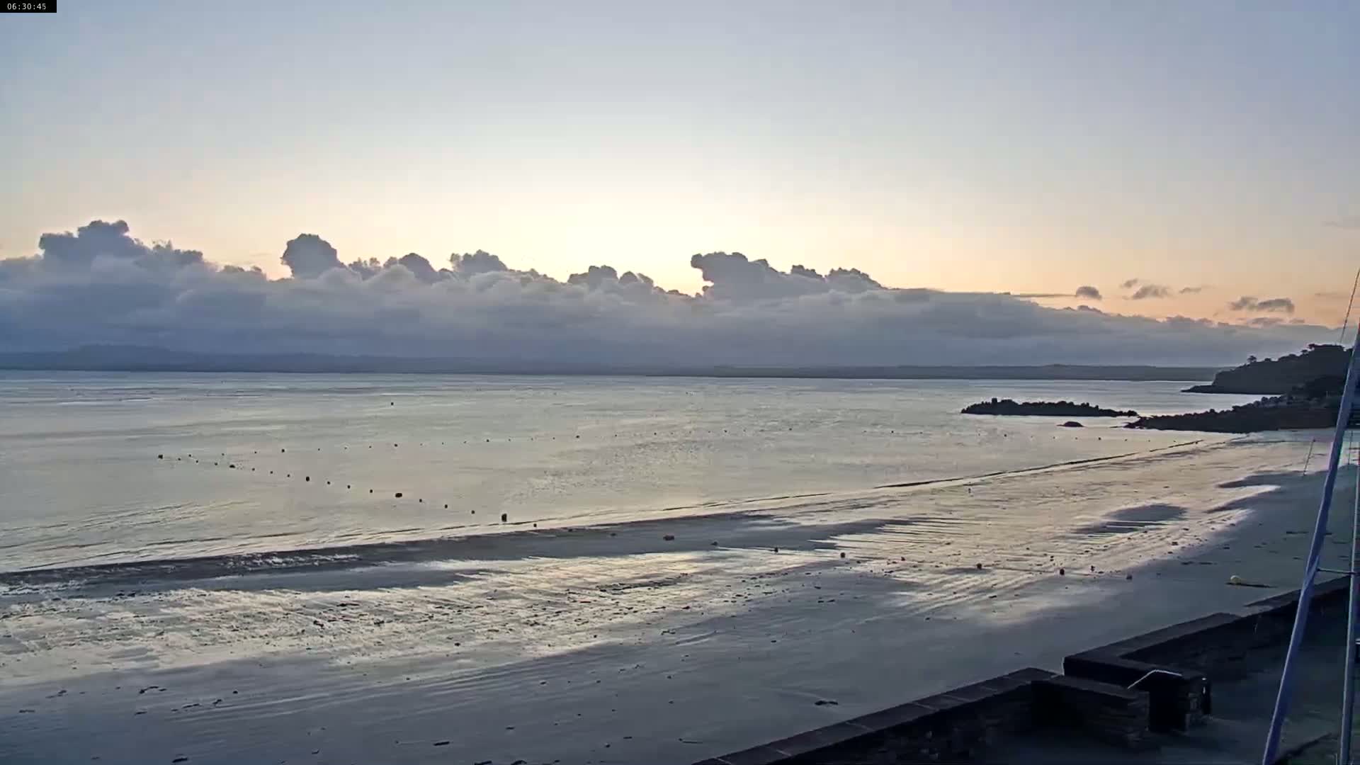 Douarnenez, Les Sables Blancs Beach Live Cam - Quimper, Finistère, Bretagne, France