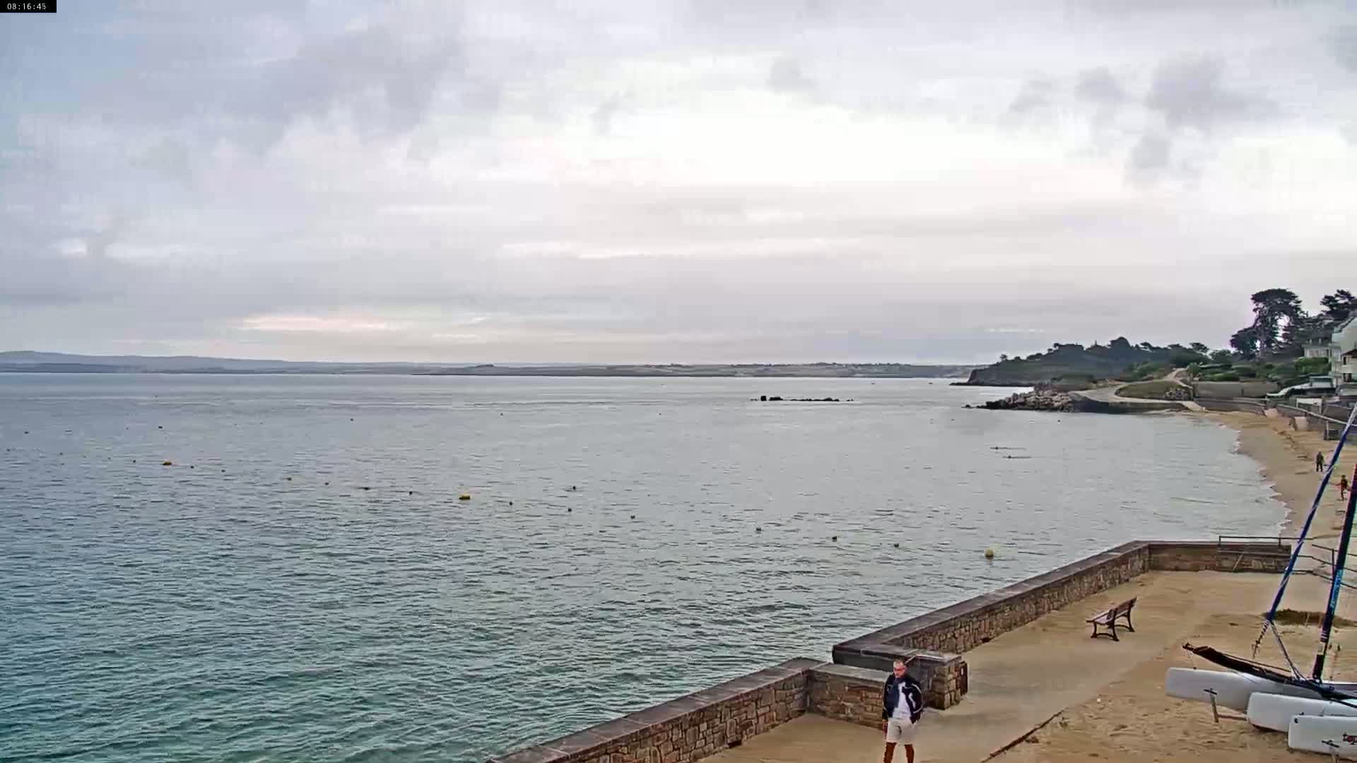 Douarnenez, Les Sables Blancs Beach Live Cam - Quimper, Finistère, Bretagne, France