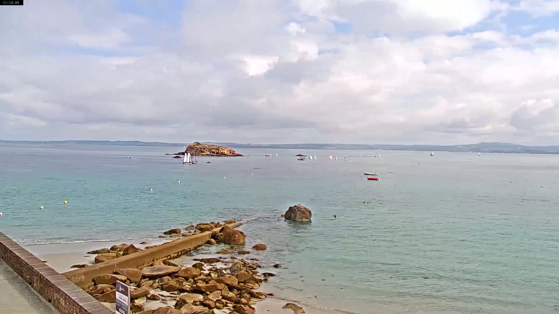 Douarnenez, Les Sables Blancs Beach Live Cam - Quimper, Finistère, Bretagne, France