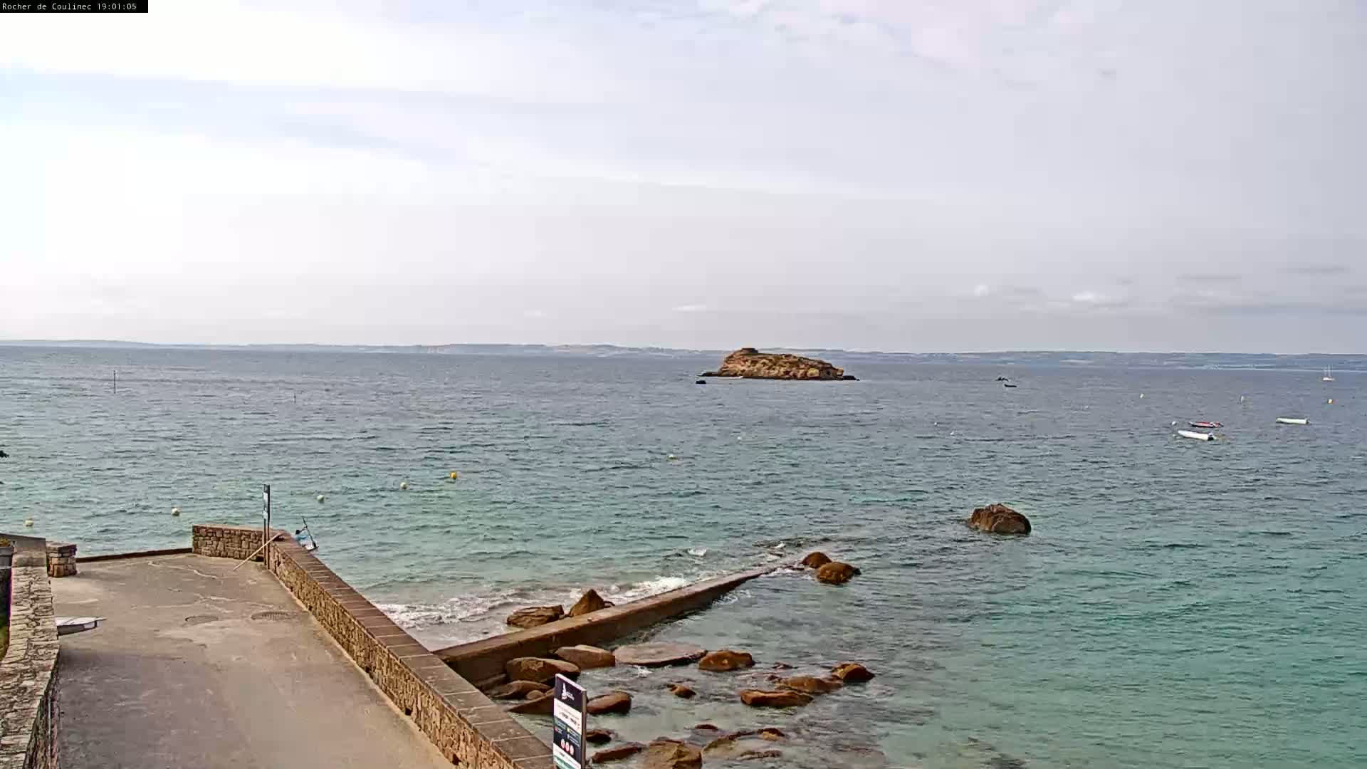 Douarnenez, Les Sables Blancs Beach Live Cam - Quimper, Finistère, Bretagne, France
