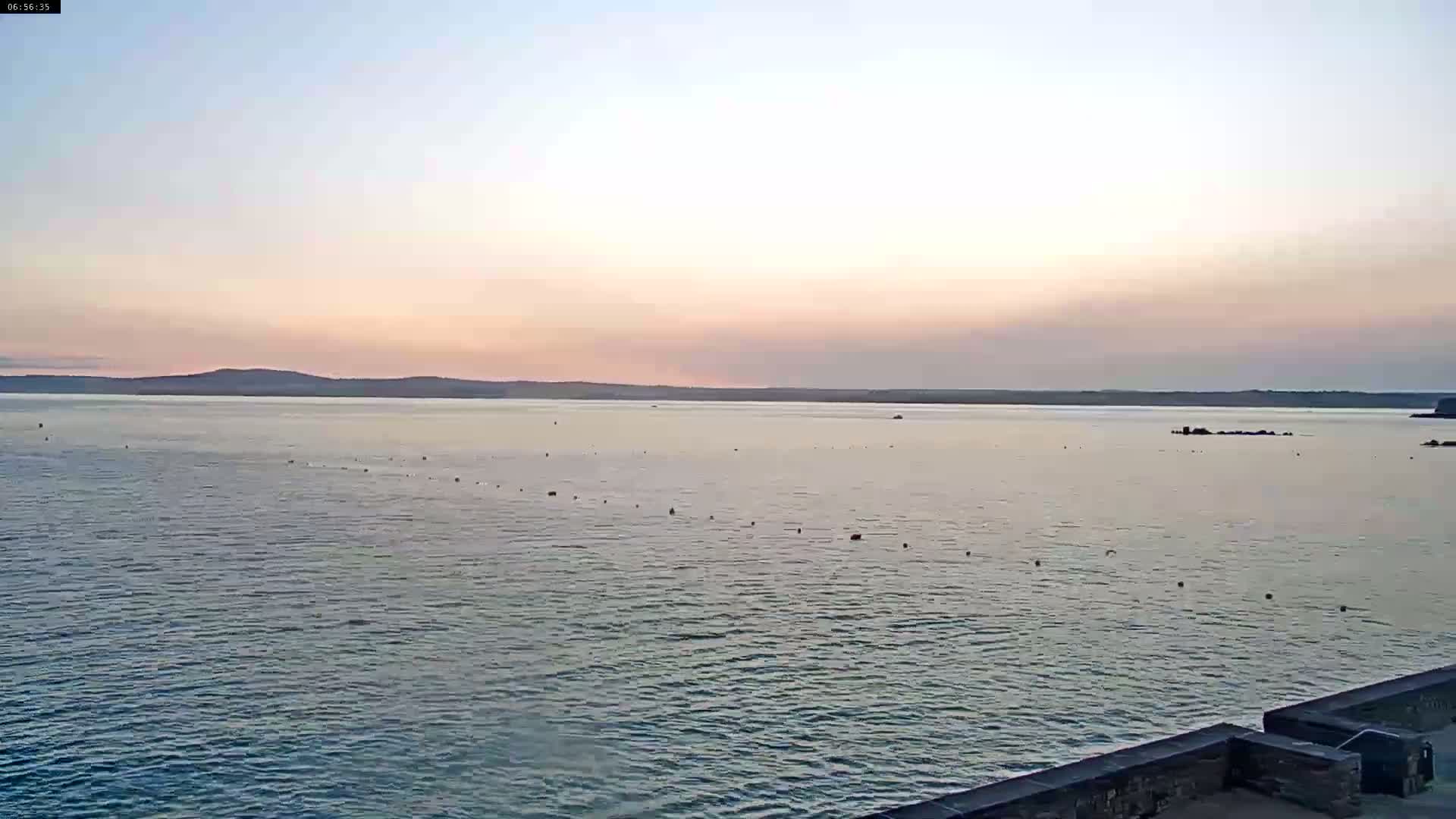 Douarnenez, Les Sables Blancs Beach Live Cam - Quimper, Finistère, Bretagne, France