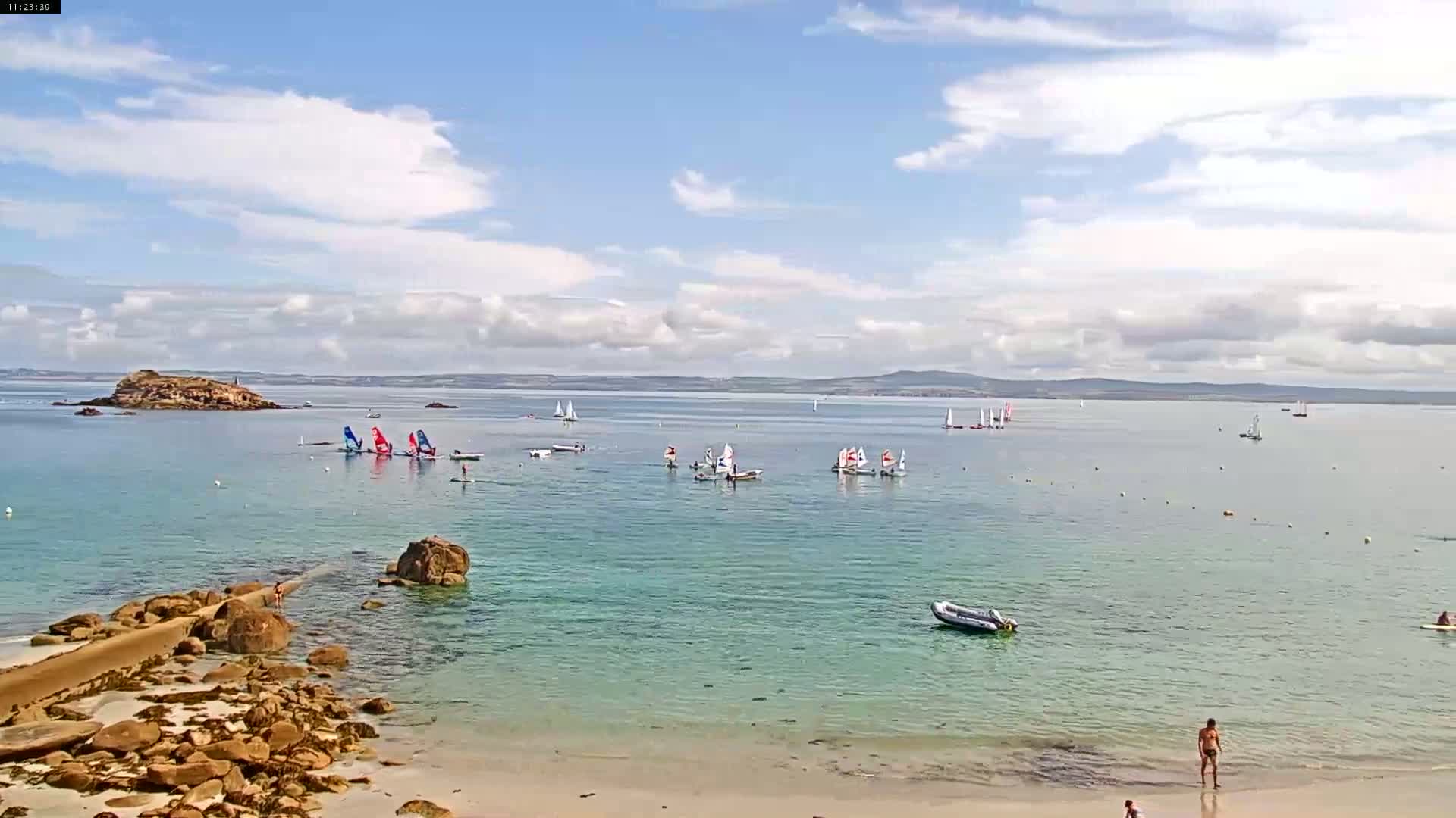 Douarnenez, Les Sables Blancs Beach Live Cam - Quimper, Finistère, Bretagne, France