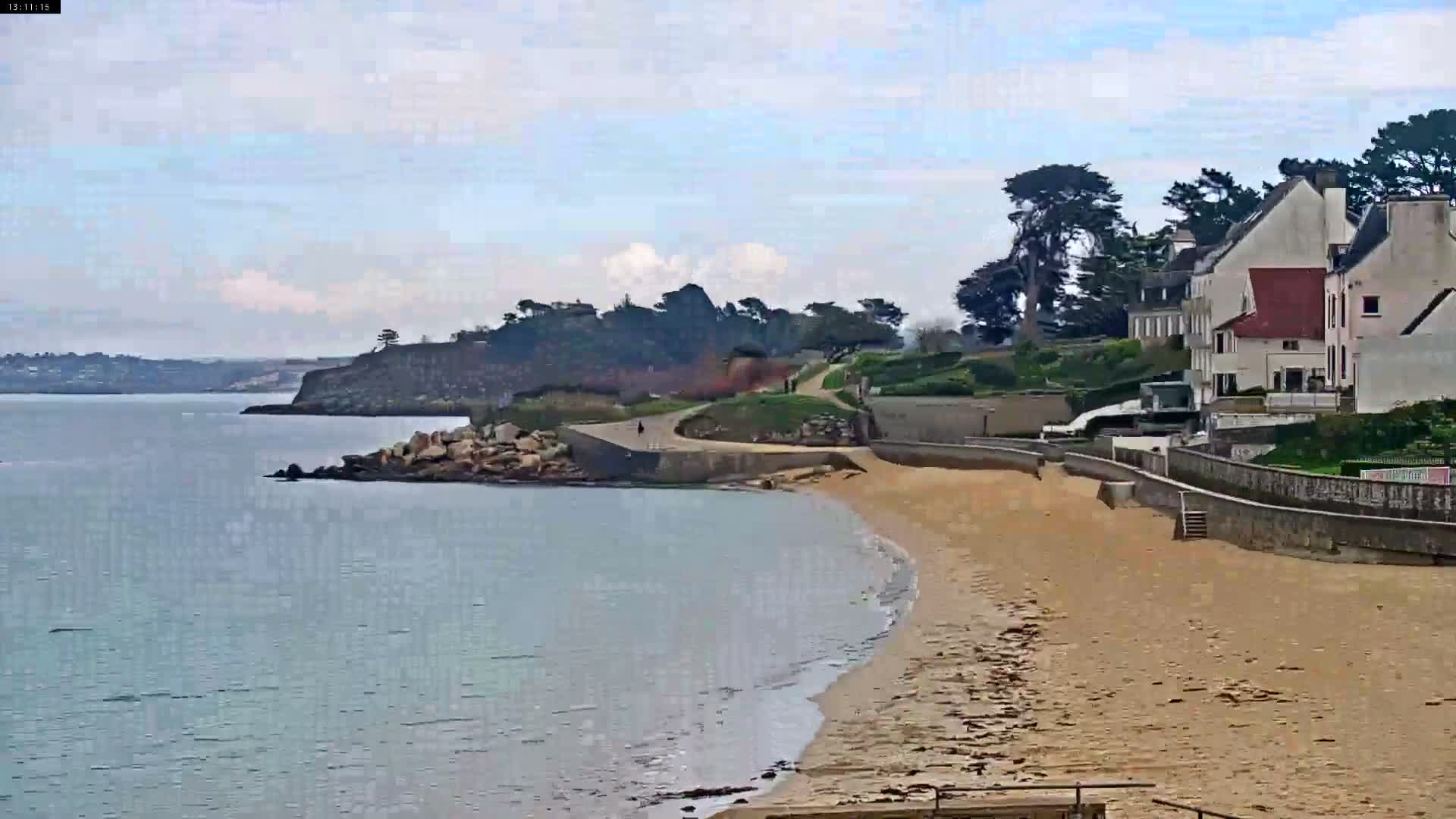 Douarnenez, Les Sables Blancs Beach Live Cam - Quimper, Finistère, Bretagne, France