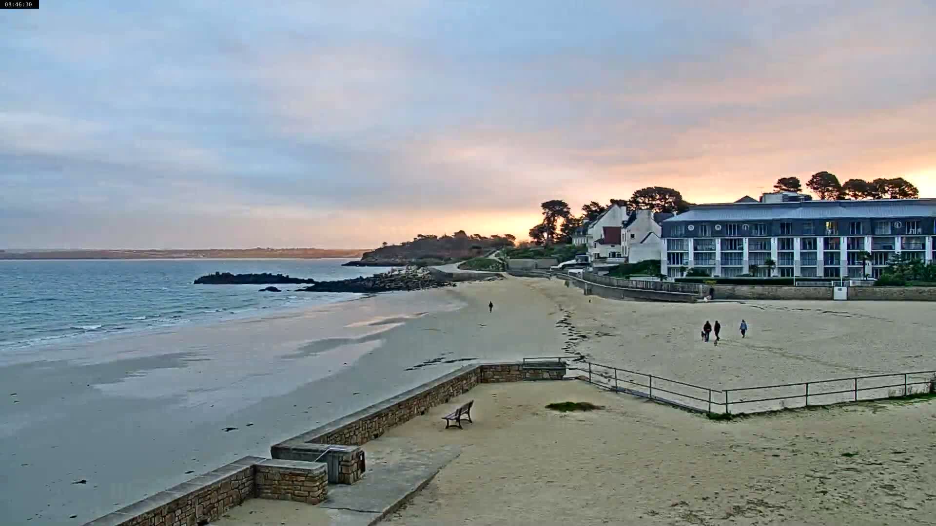 Douarnenez, Les Sables Blancs Beach Live Cam - Quimper, Finistère, Bretagne, France