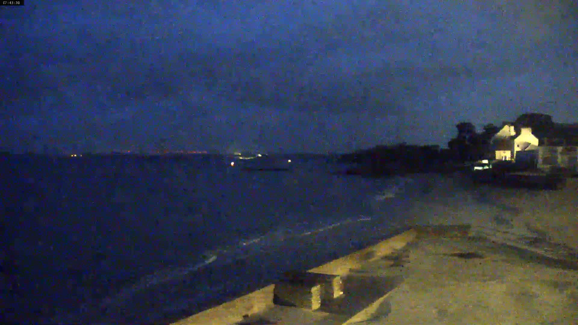 Douarnenez, Les Sables Blancs Beach Live Cam - Quimper, Finistère, Bretagne, France