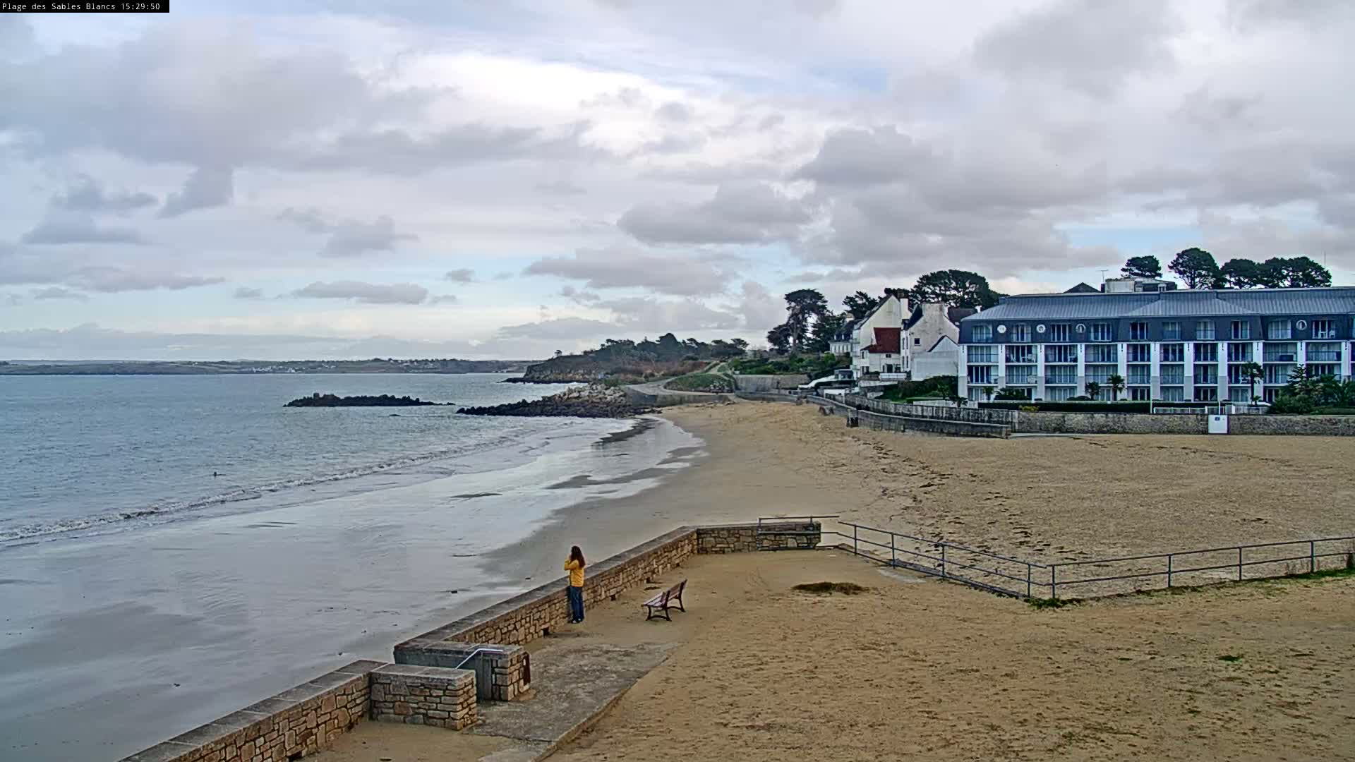 Douarnenez, Les Sables Blancs Beach Live Cam - Quimper, Finistère, Bretagne, France