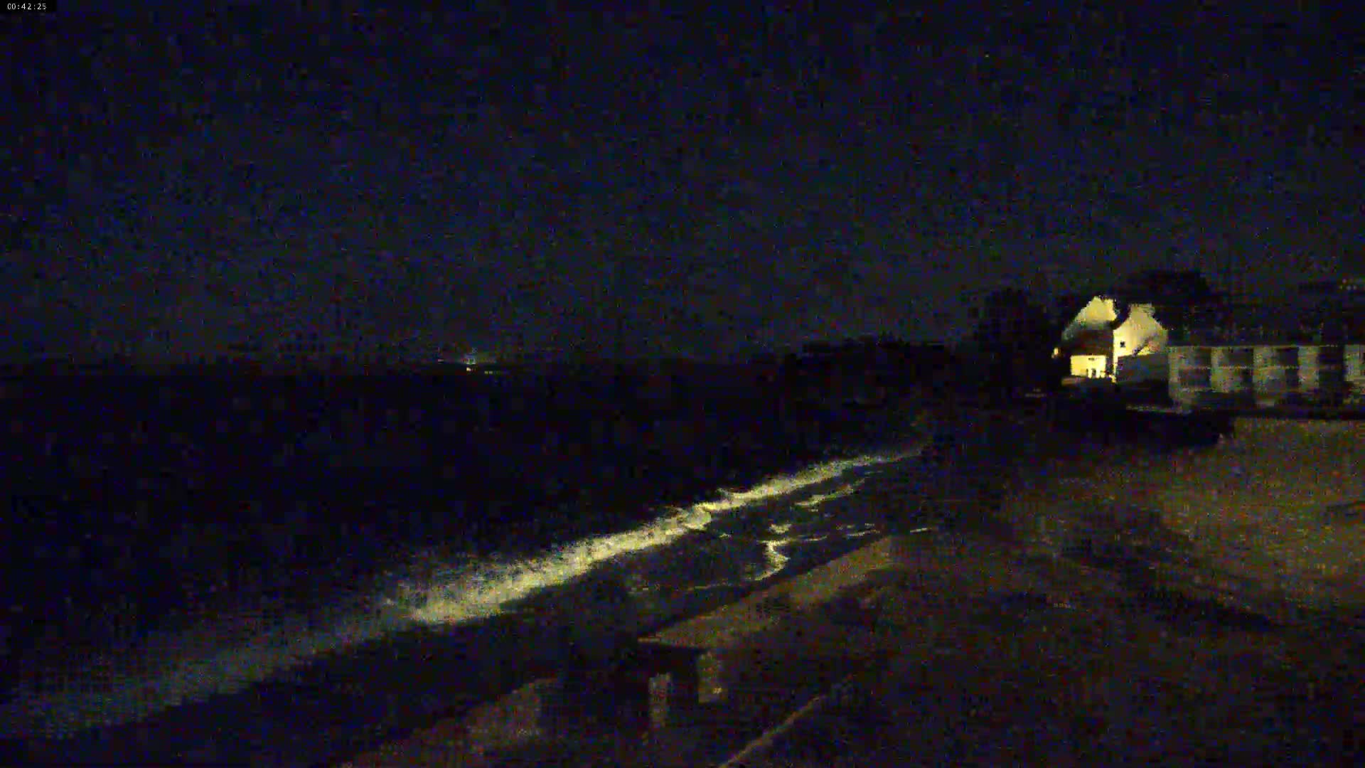 Douarnenez, Les Sables Blancs Beach Live Cam - Quimper, Finistère, Bretagne, France