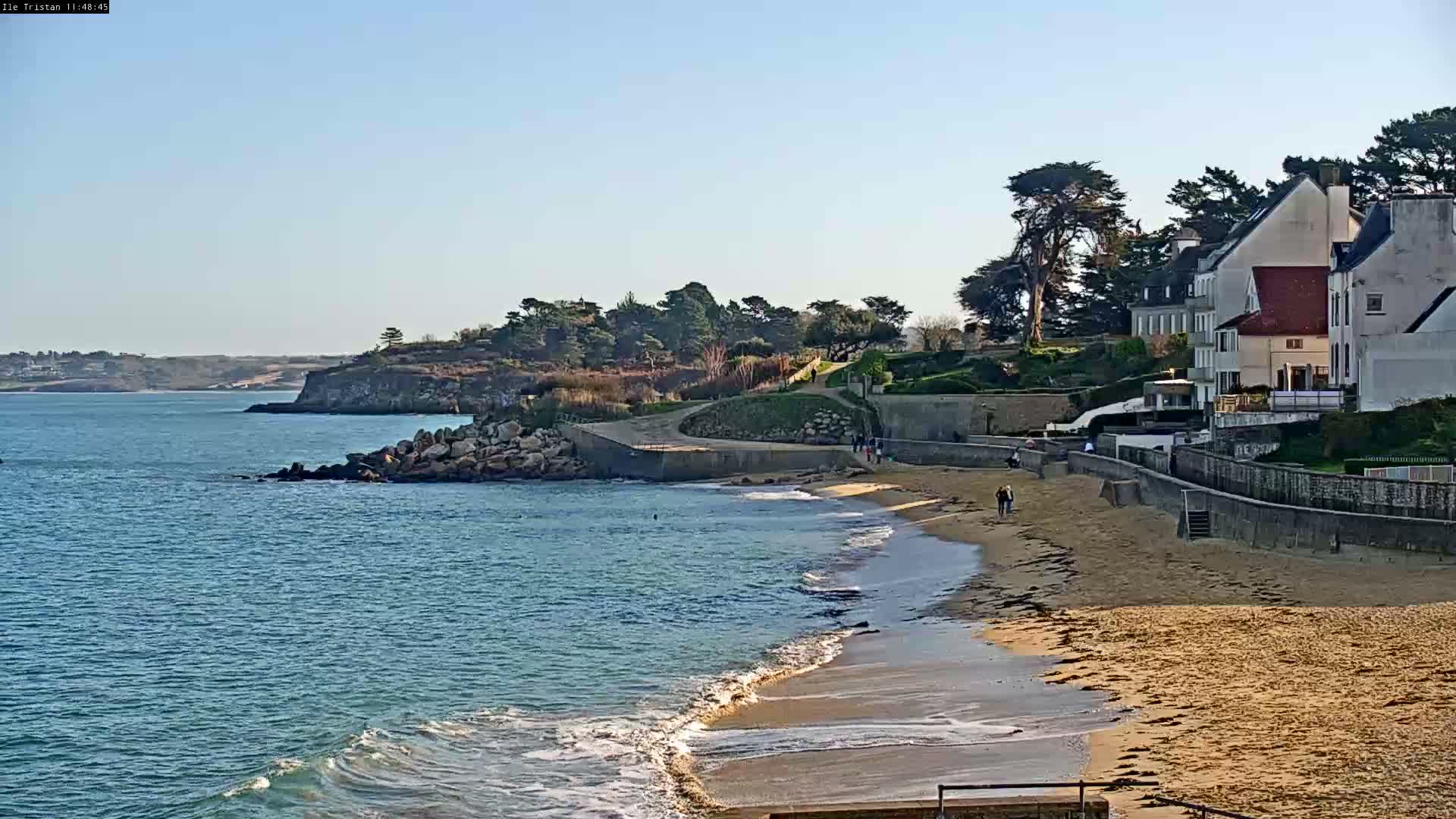 Douarnenez, Les Sables Blancs Beach Live Cam - Quimper, Finistère, Bretagne, France