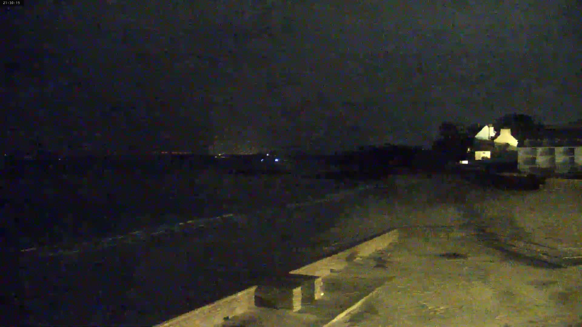 Douarnenez, Les Sables Blancs Beach Live Cam - Quimper, Finistère, Bretagne, France