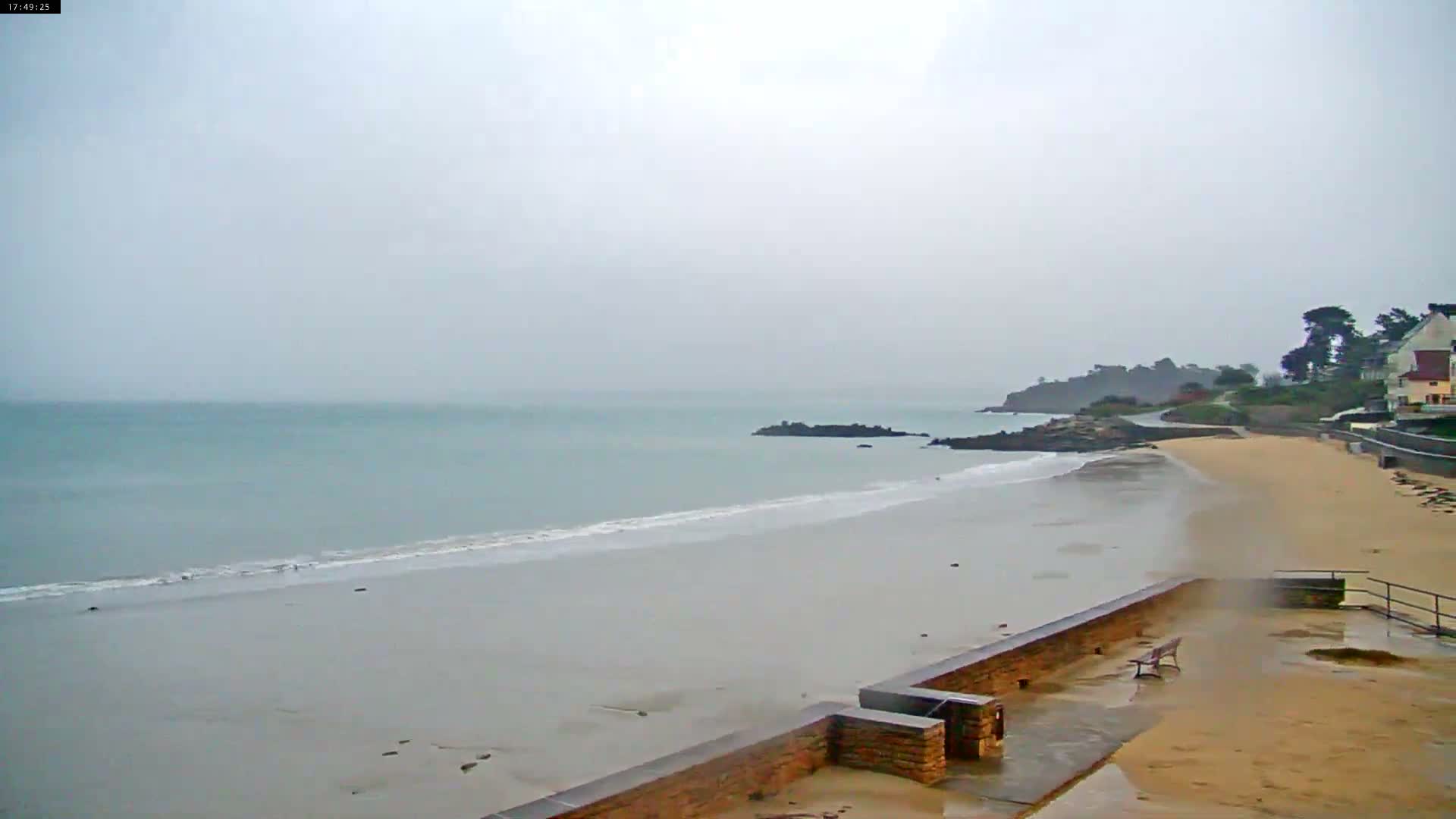 Douarnenez, Les Sables Blancs Beach Live Cam - Quimper, Finistère, Bretagne, France