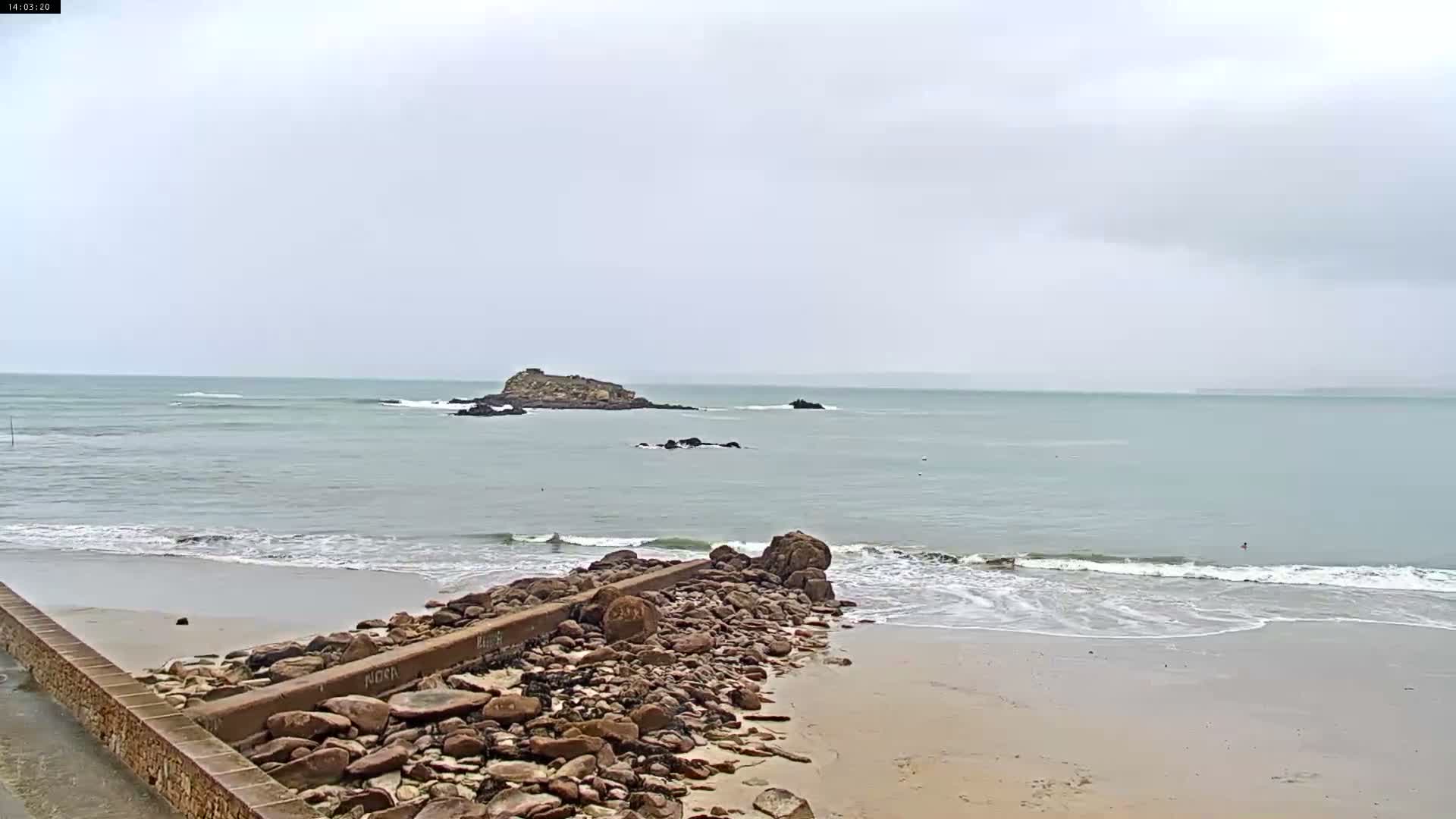 Douarnenez, Les Sables Blancs Beach Live Cam - Quimper, Finistère, Bretagne, France