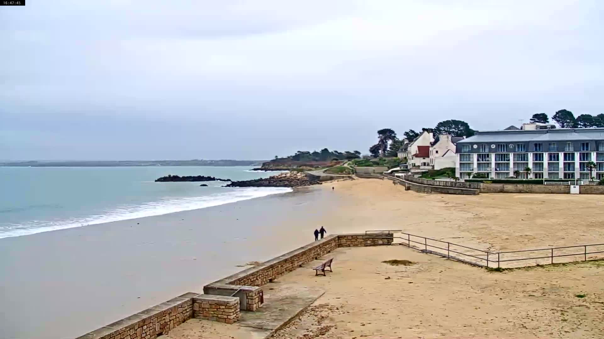 Douarnenez, Les Sables Blancs Beach Live Cam - Quimper, Finistère, Bretagne, France