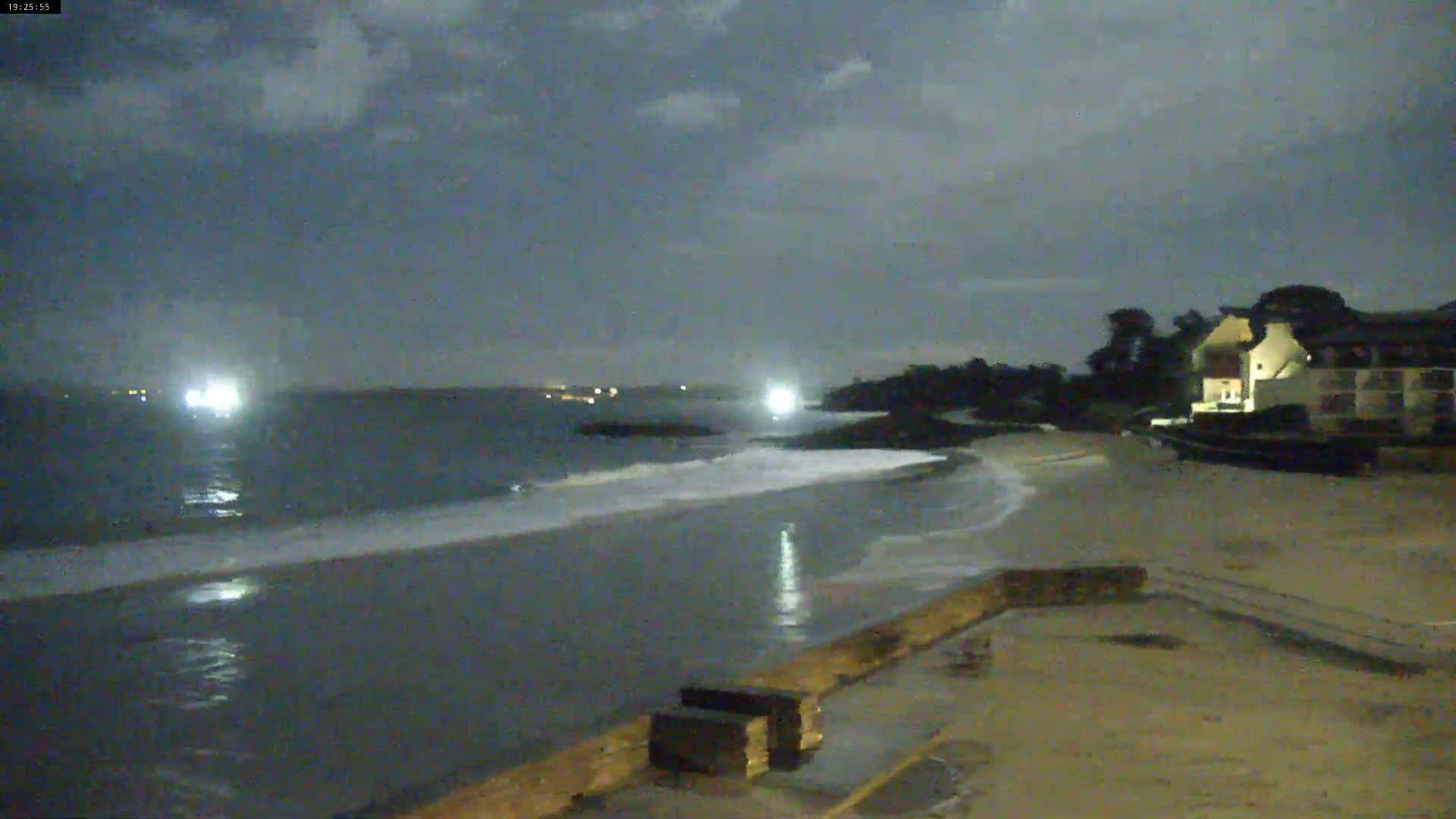 Douarnenez, Les Sables Blancs Beach Live Cam - Quimper, Finistère, Bretagne, France