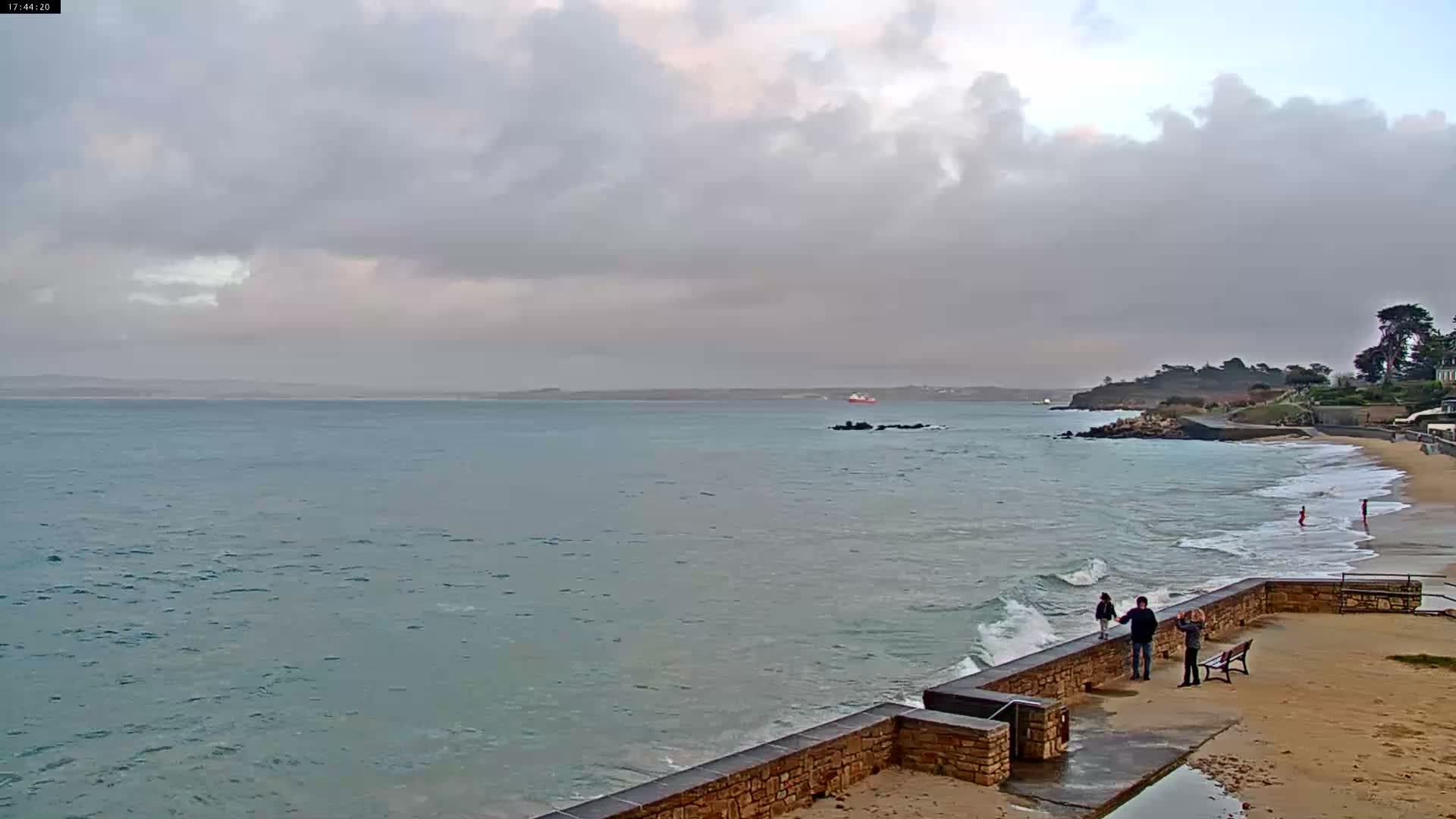Douarnenez, Les Sables Blancs Beach Live Cam - Quimper, Finistère, Bretagne, France