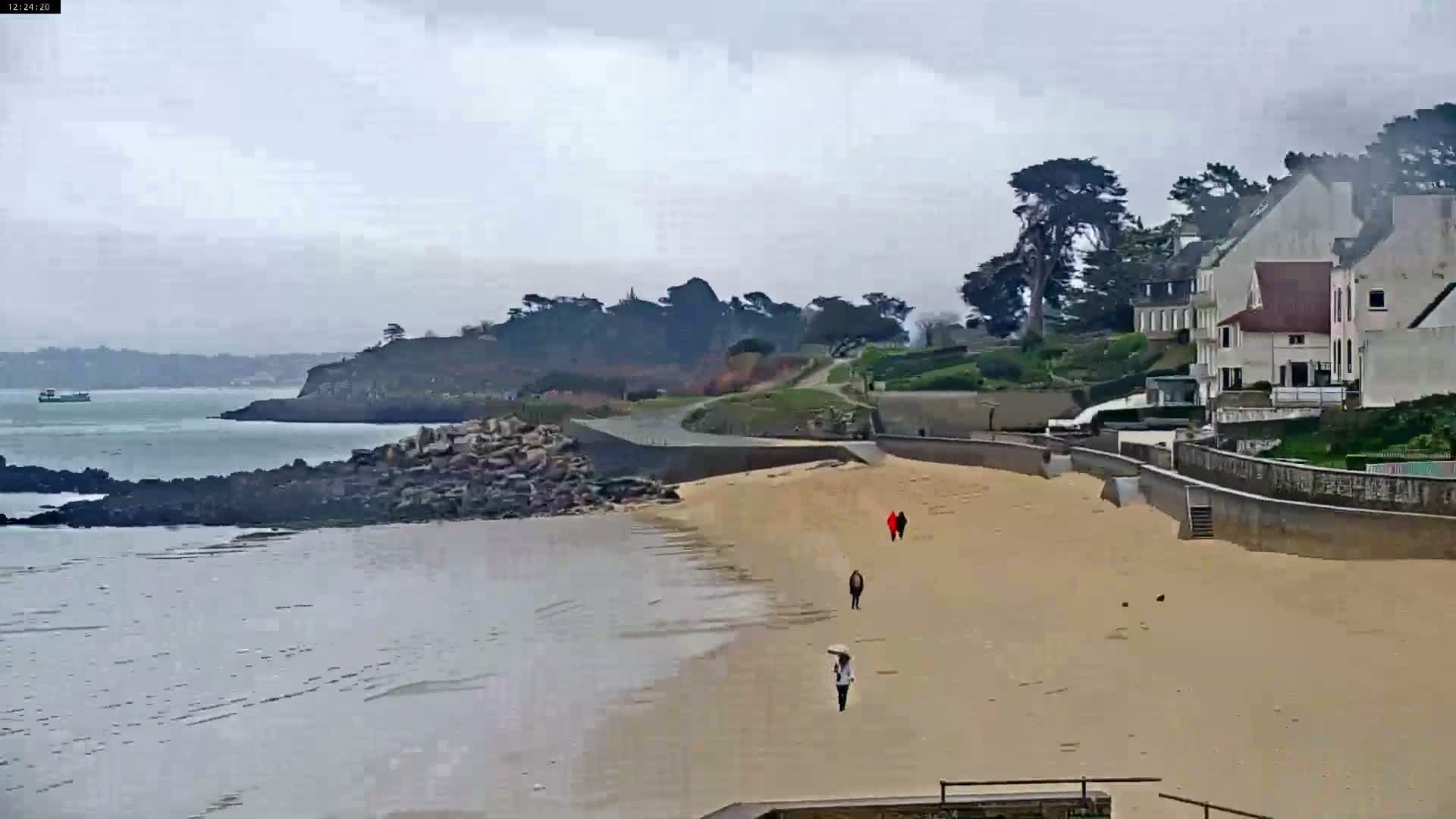Douarnenez, Les Sables Blancs Beach Live Cam - Quimper, Finistère, Bretagne, France